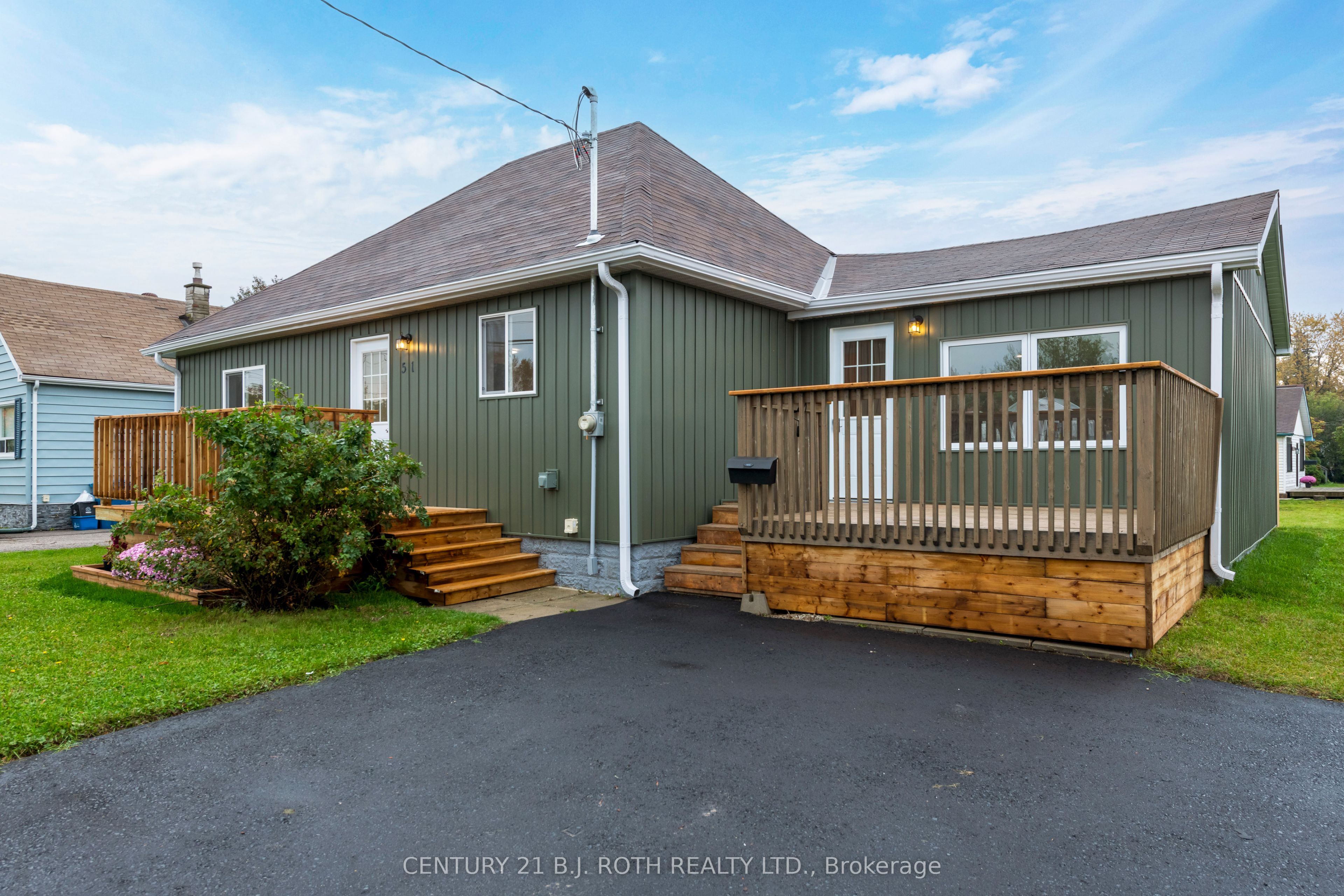 51 James Street E Property Photo 2