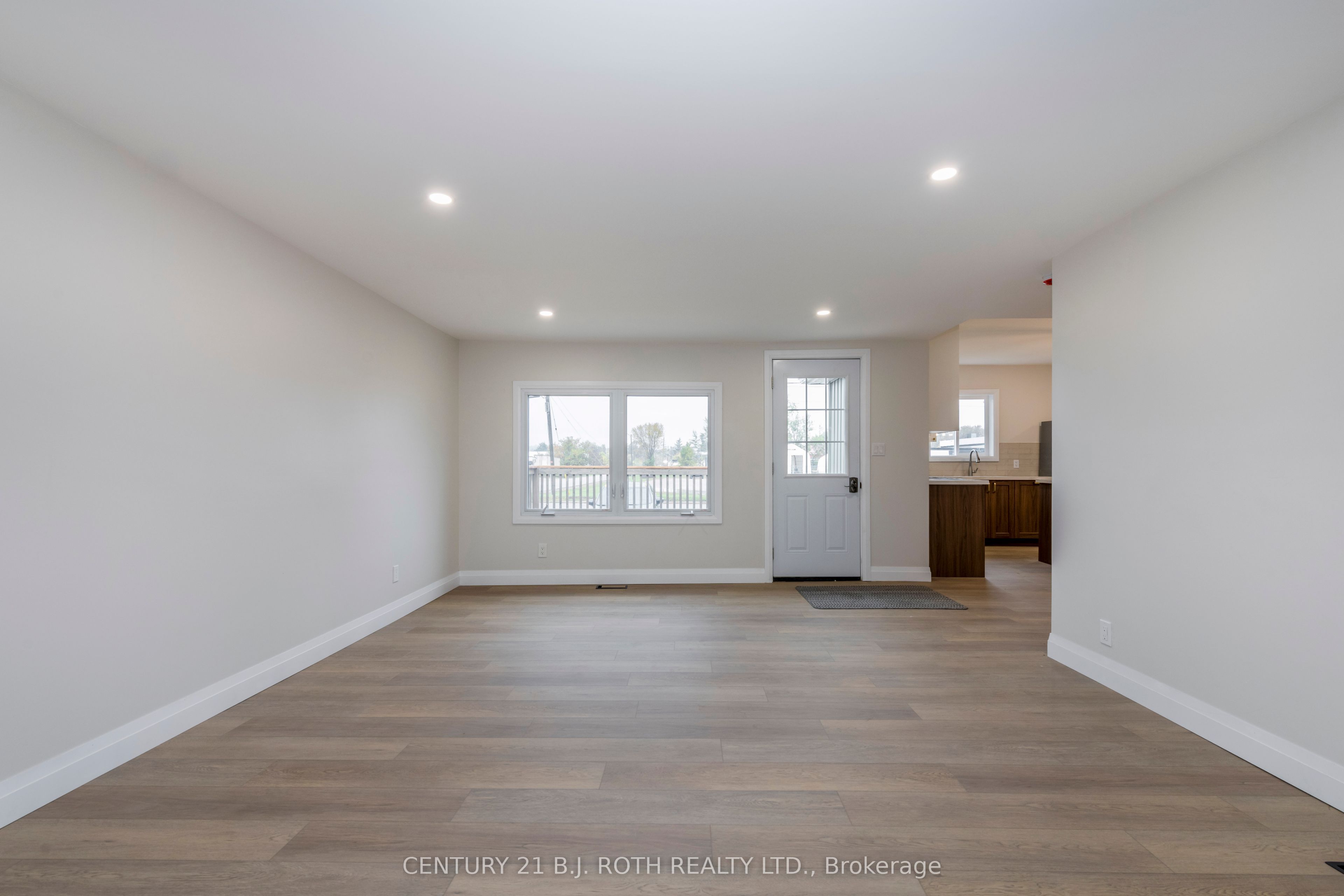 51 James Street E Property Photo 12