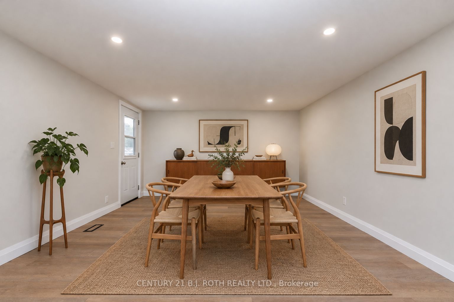 51 James Street E Property Photo 17