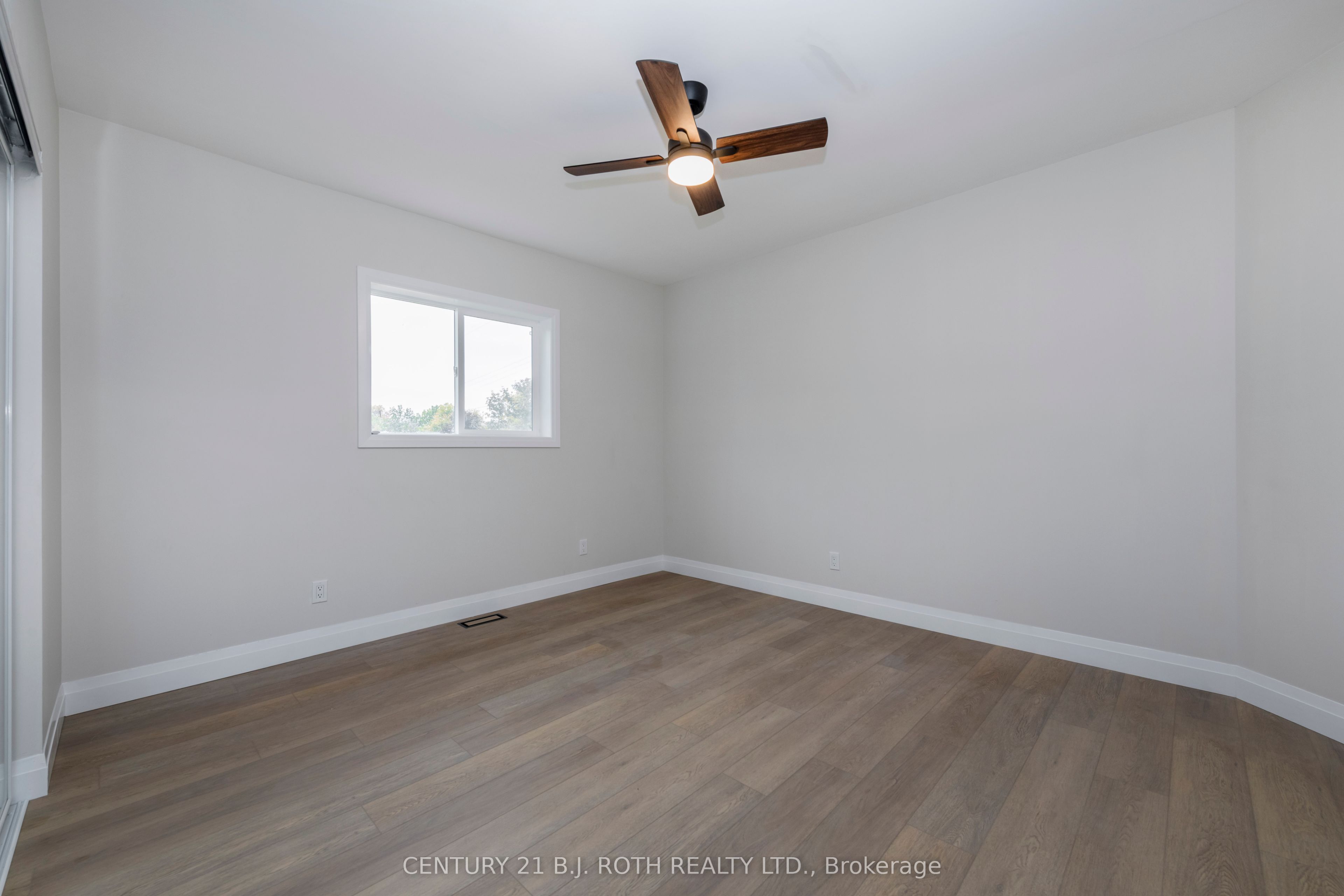 51 James Street E Property Photo 18