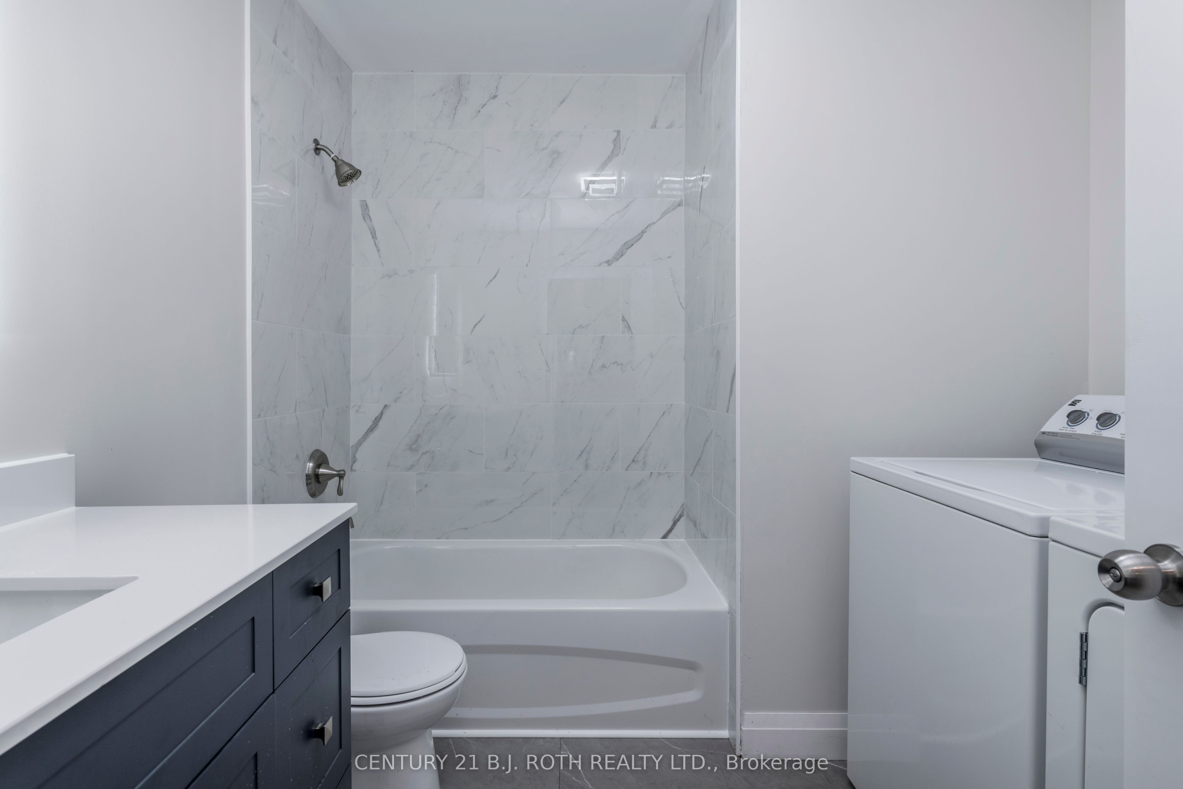 51 James Street E Property Photo 21