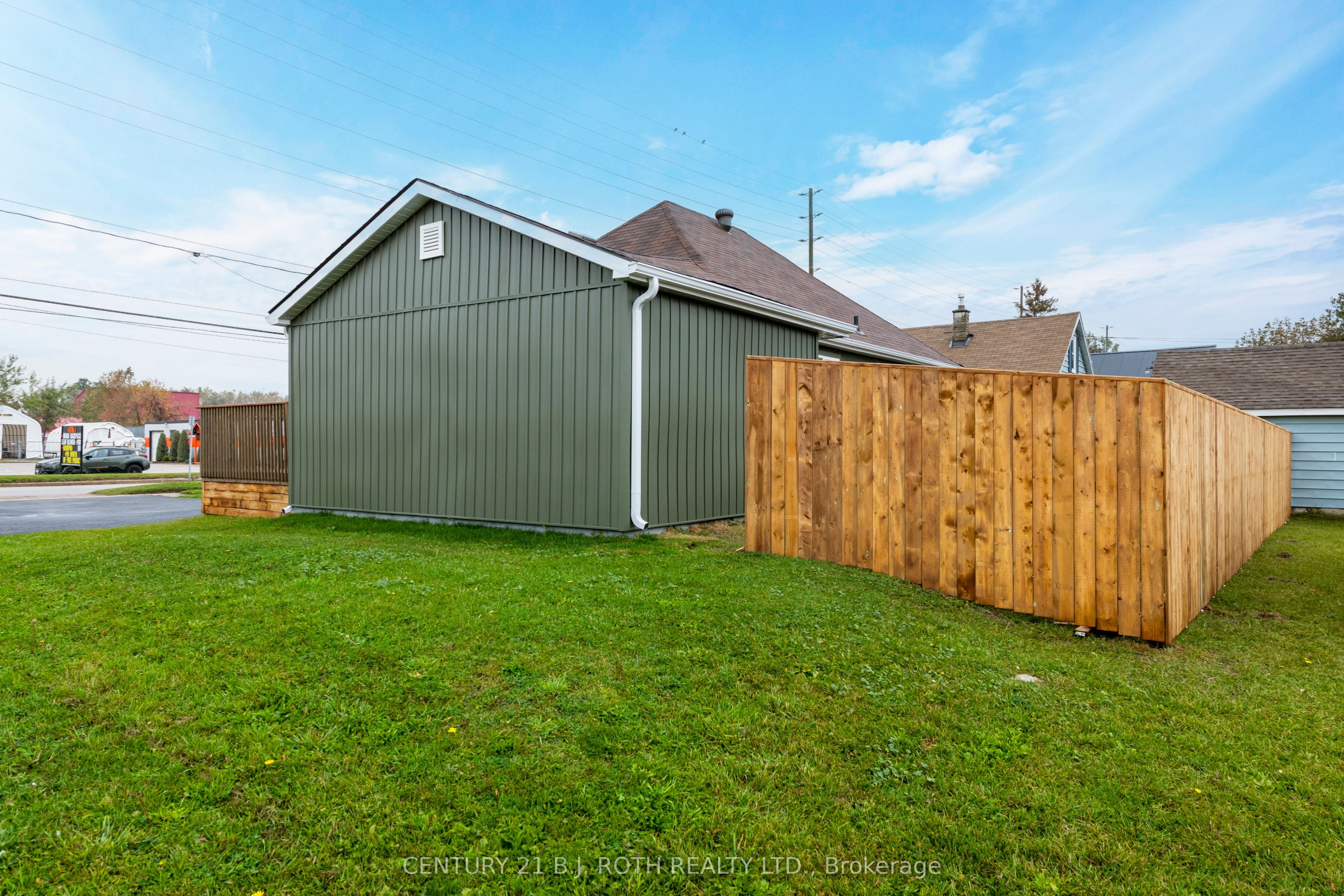 51 James Street E Property Photo 32