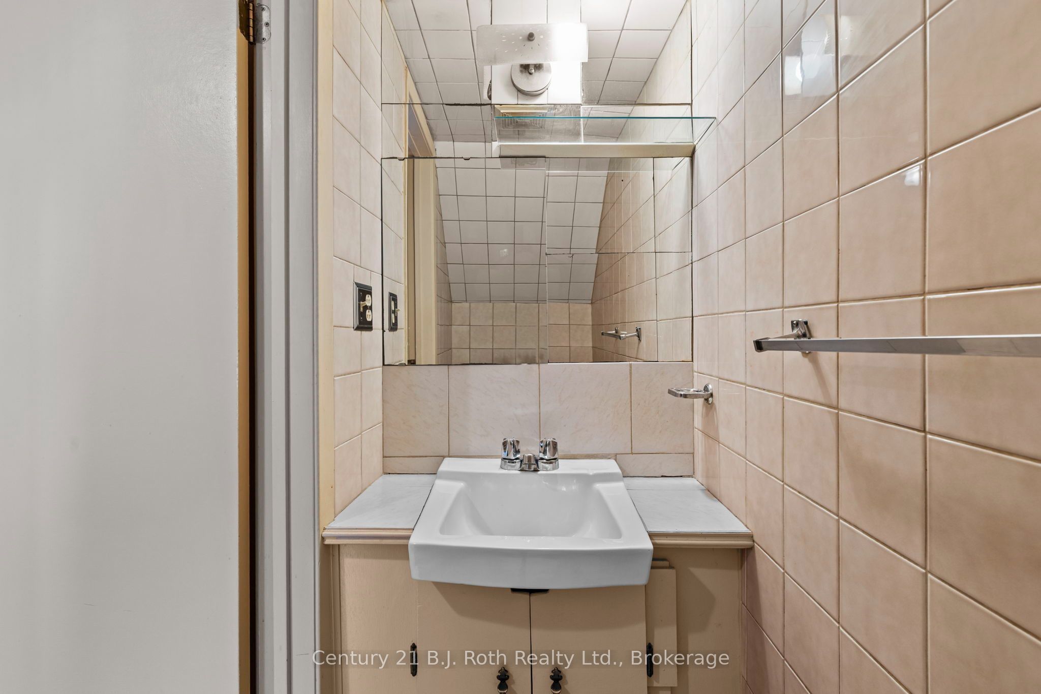 40 Victoria Crescent 24 Property Photo 7