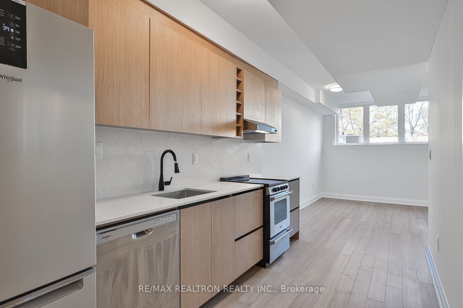 101 Sophia St W Street Property Photo 3