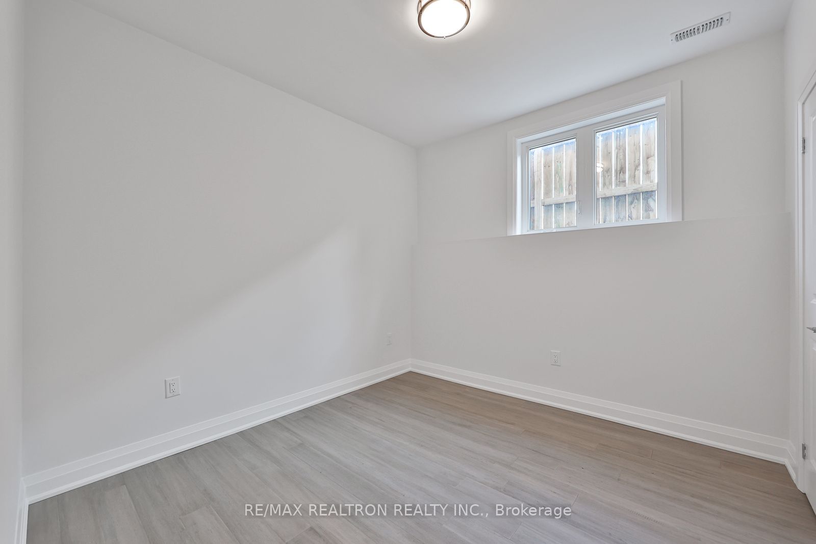 101 Sophia St W Street Property Photo 10