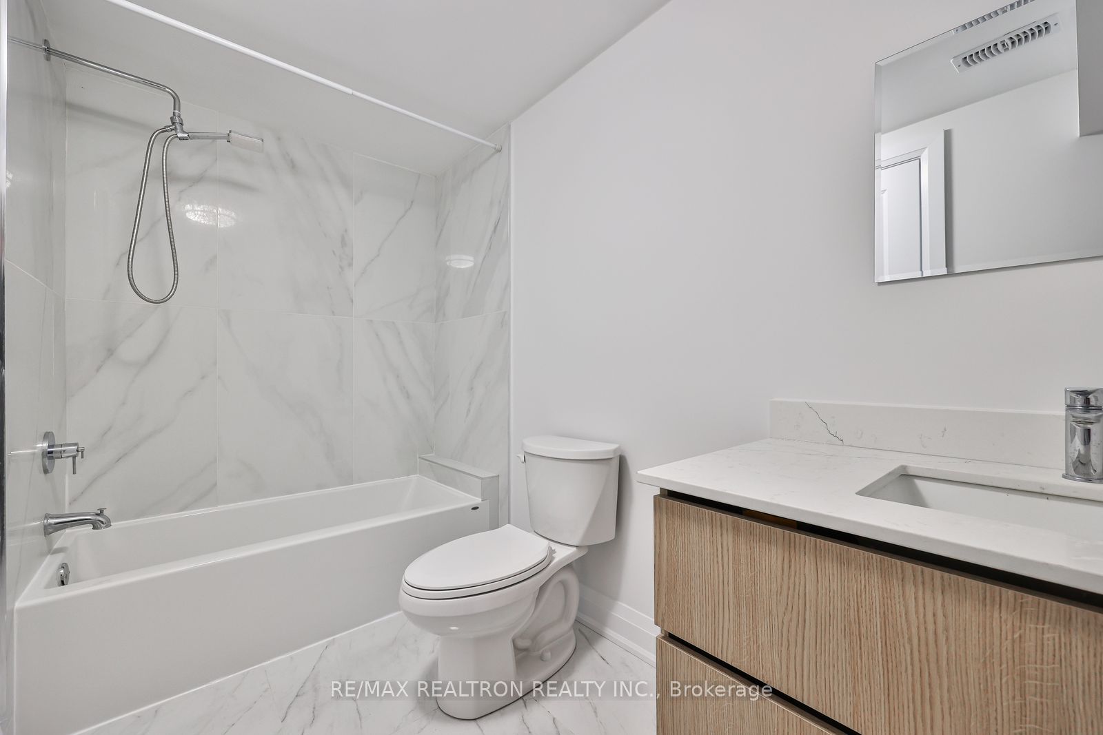101 Sophia St W Street Property Photo 14
