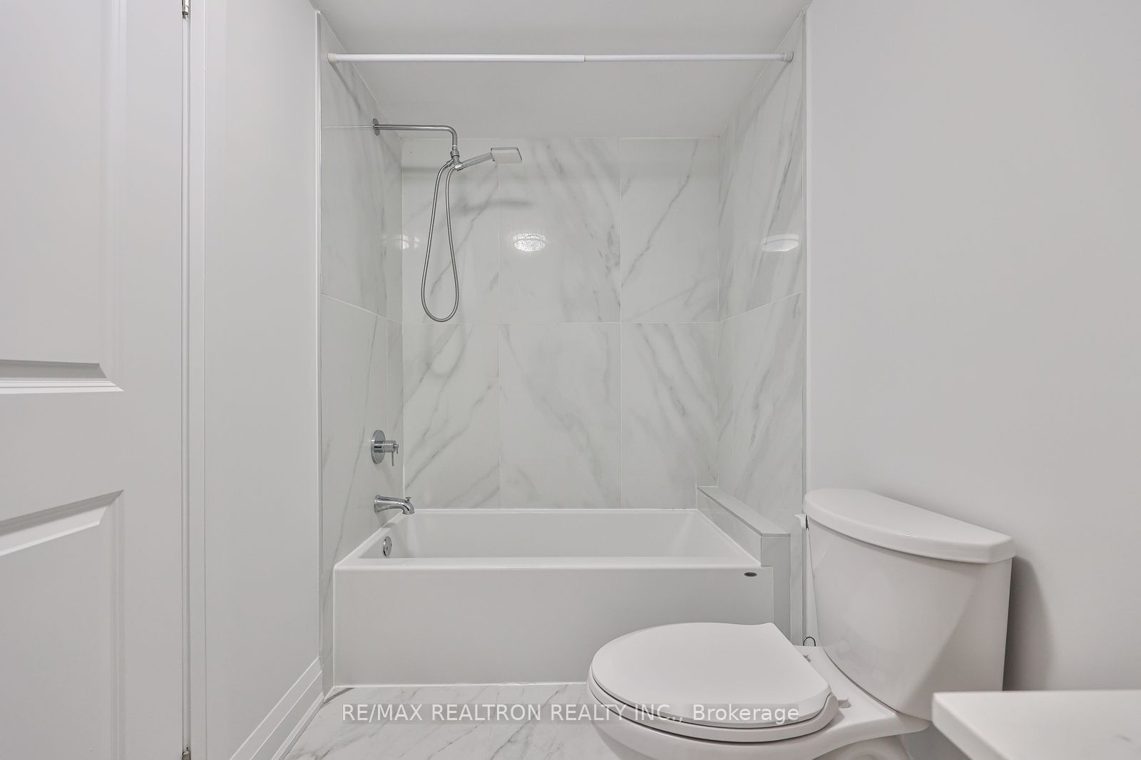 101 Sophia St W Street Property Photo 16