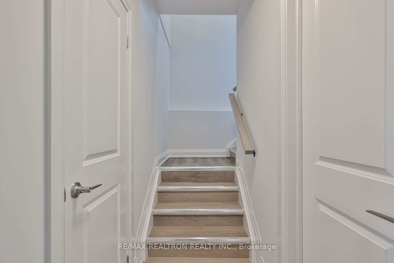 101 Sophia St W Street Property Photo 18