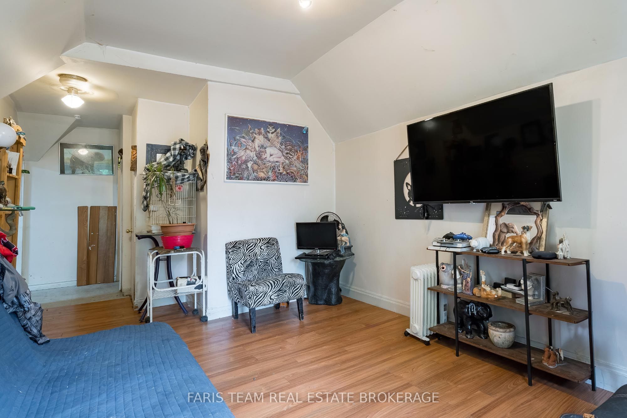 116 Albert Street S Property Photo 6