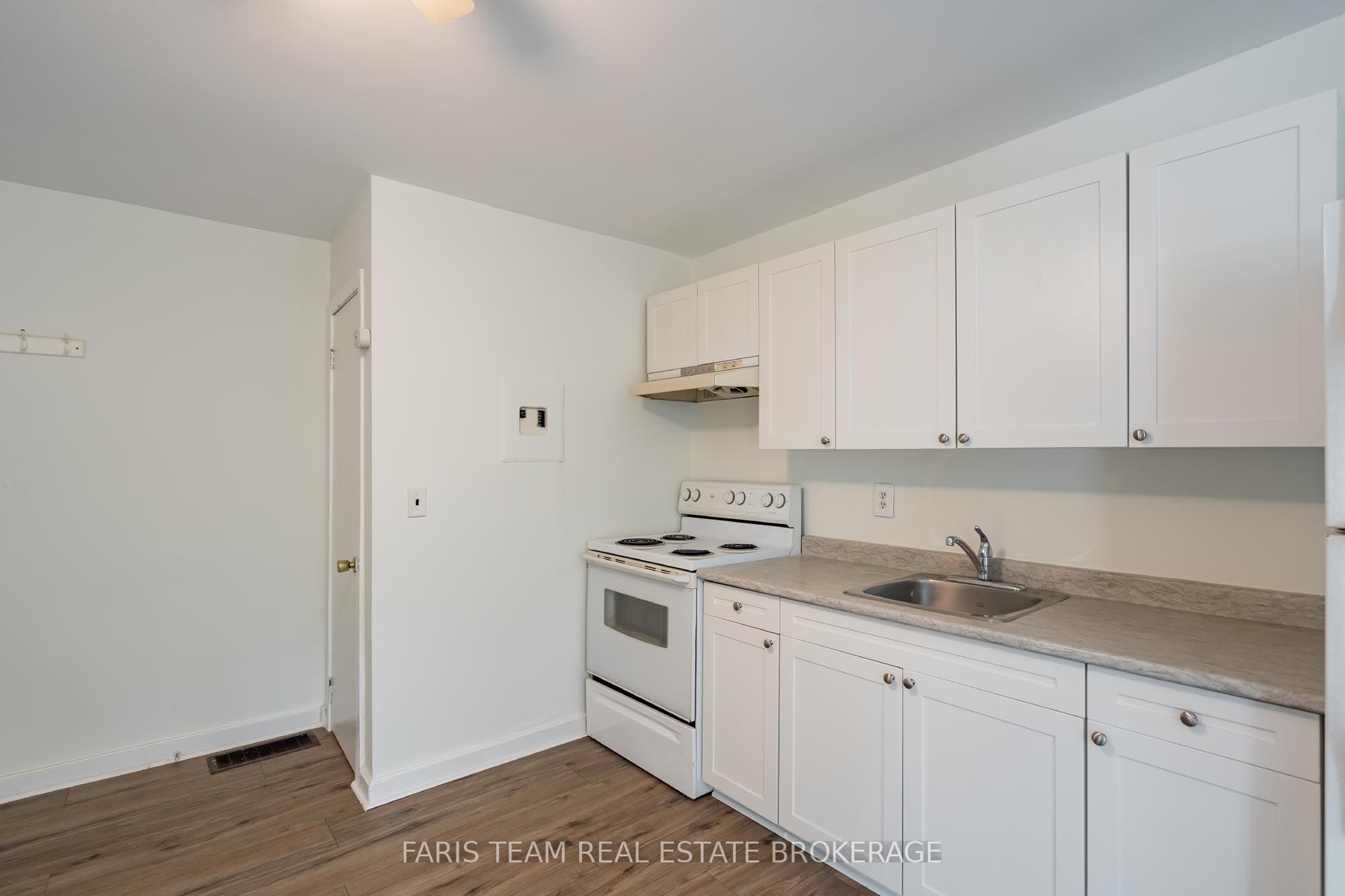 116 Albert Street S Property Photo 12