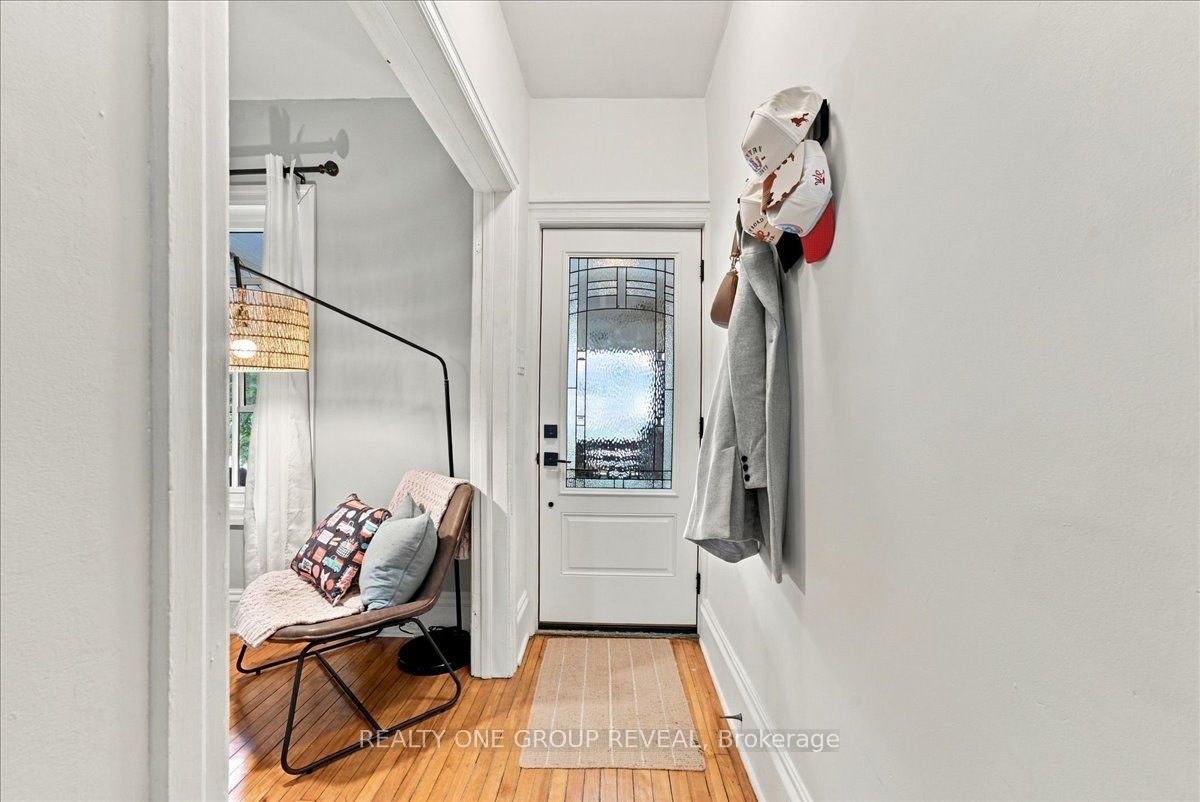 27 Ross Street Property Photo 5
