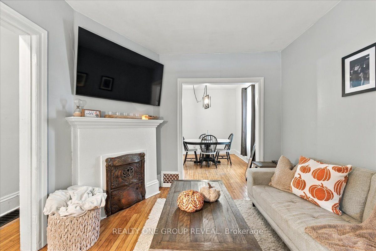 27 Ross Street Property Photo 9