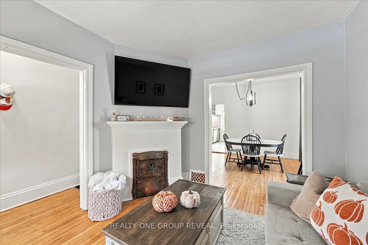 27 Ross Street Property Photo 10