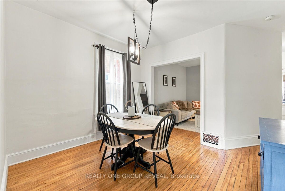 27 Ross Street Property Photo 13