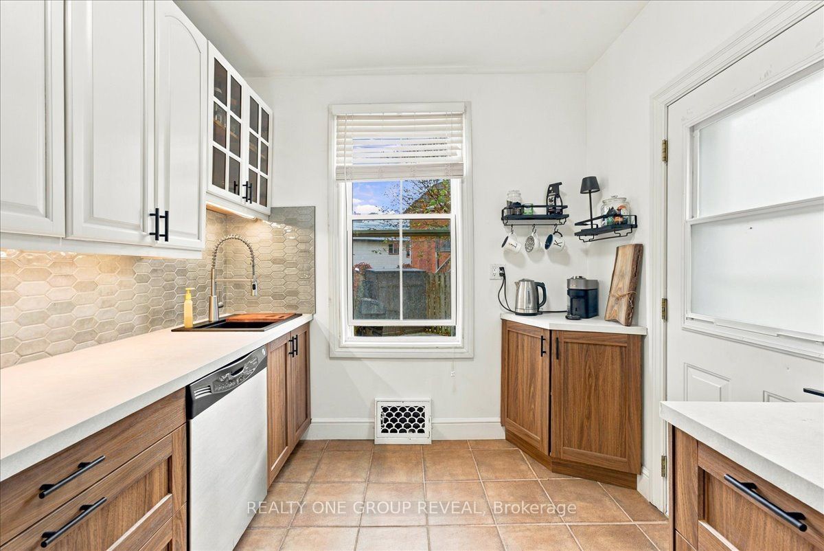27 Ross Street Property Photo 16