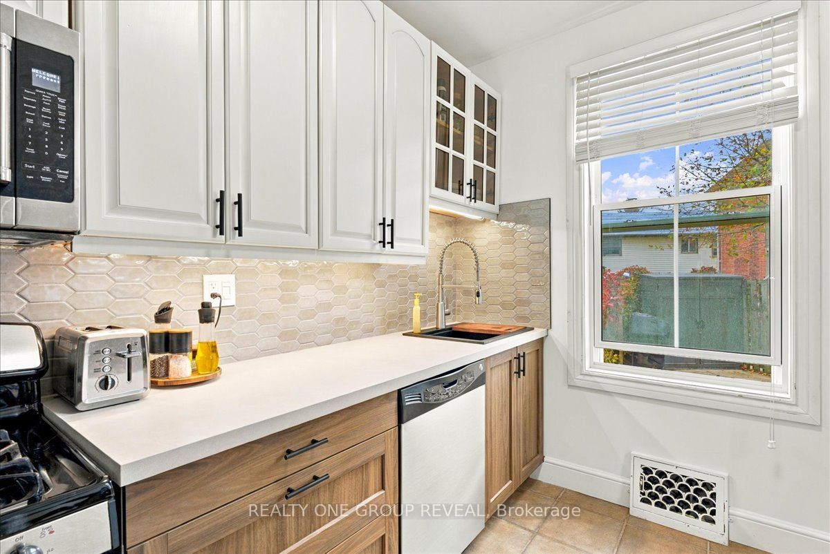 27 Ross Street Property Photo 17