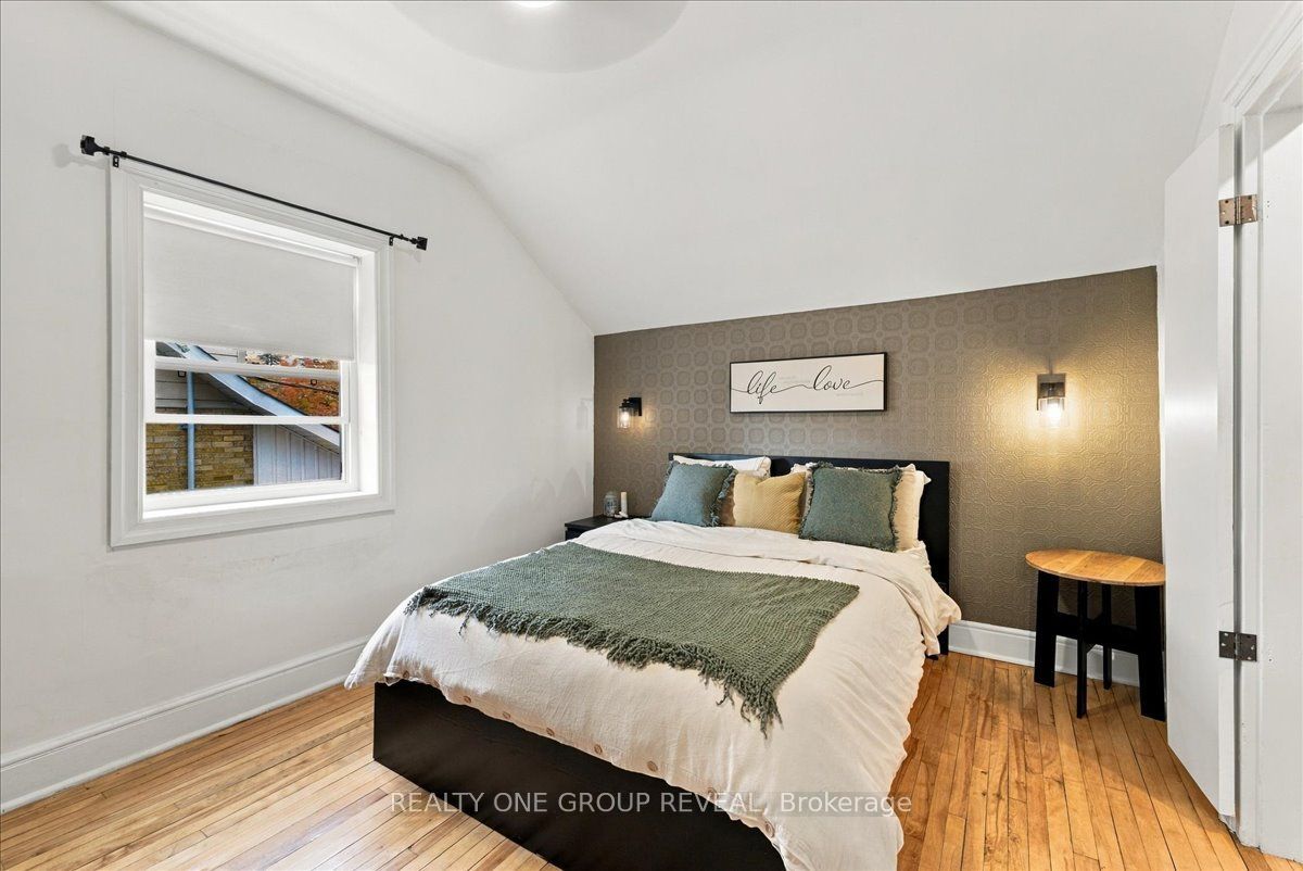 27 Ross Street Property Photo 23