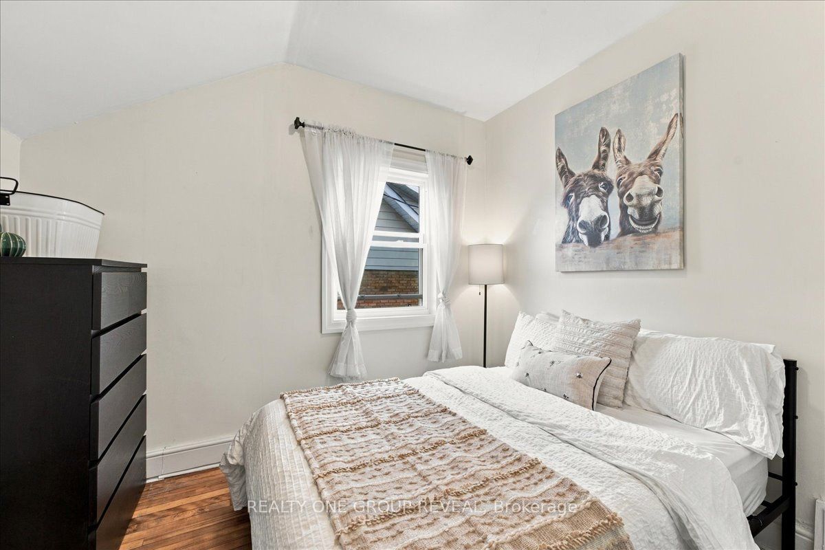 27 Ross Street Property Photo 28