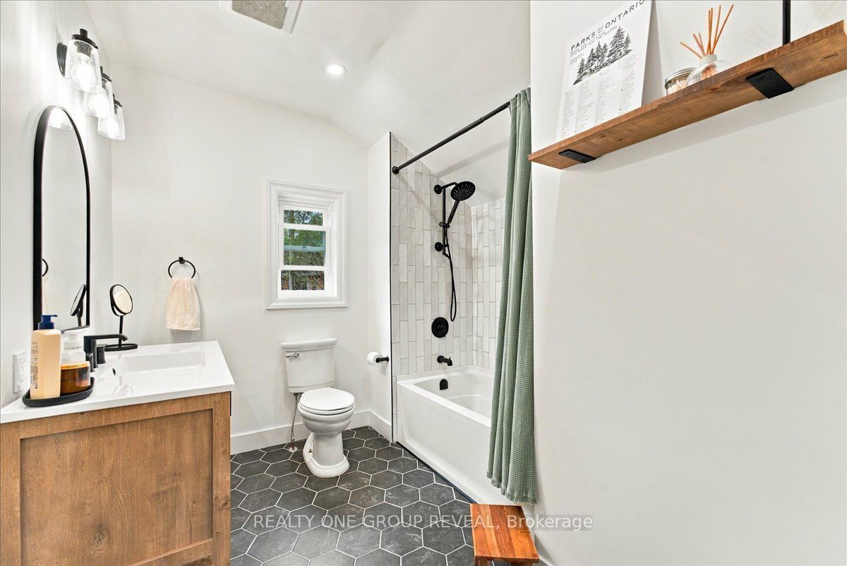 27 Ross Street Property Photo 31