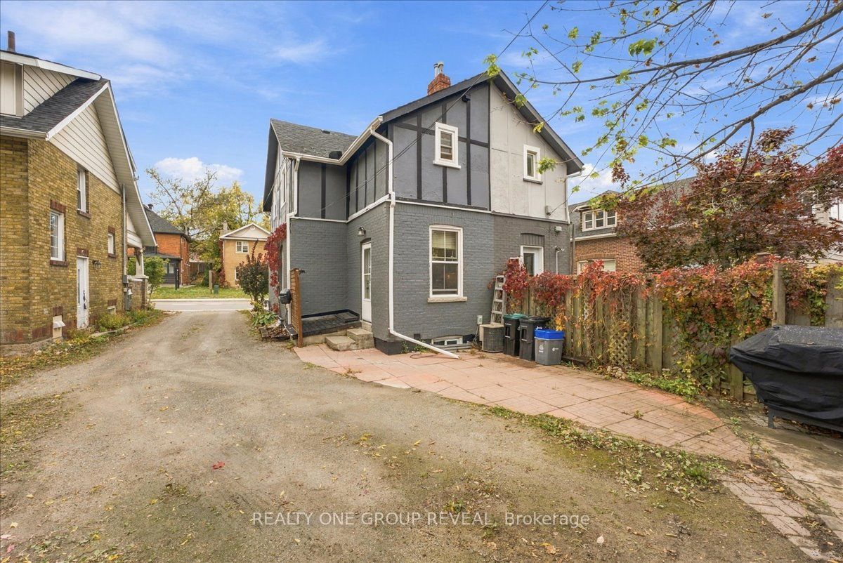 27 Ross Street Property Photo 37