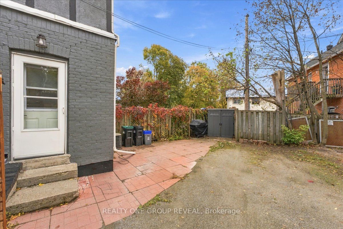 27 Ross Street Property Photo 39