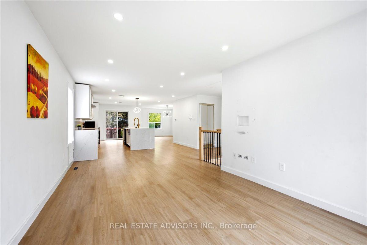64 Acorn Crescent Property Photo 13