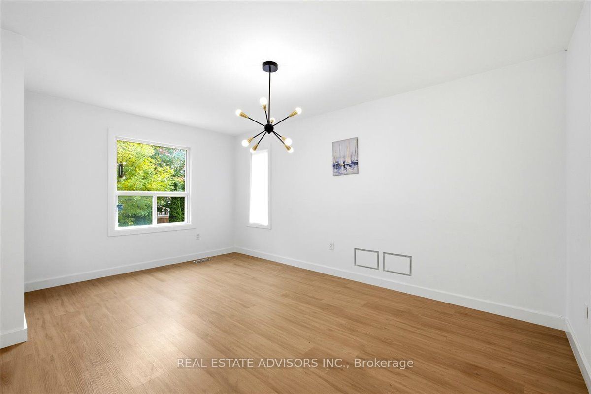 64 Acorn Crescent Property Photo 18