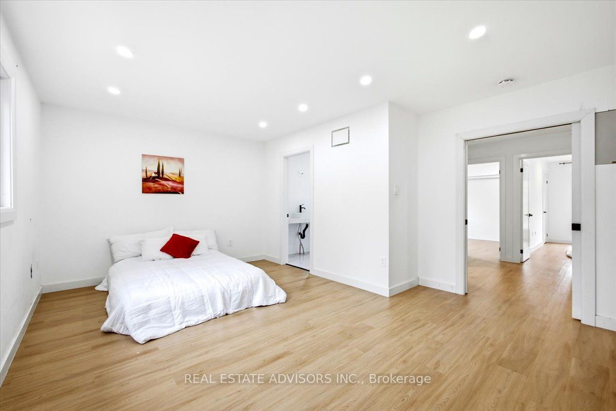 64 Acorn Crescent Property Photo 20