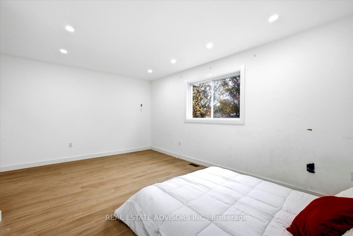 64 Acorn Crescent Property Photo 21
