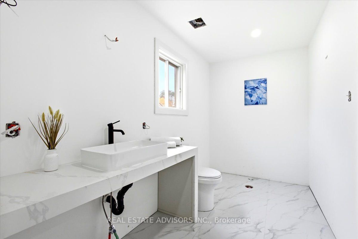64 Acorn Crescent Property Photo 22