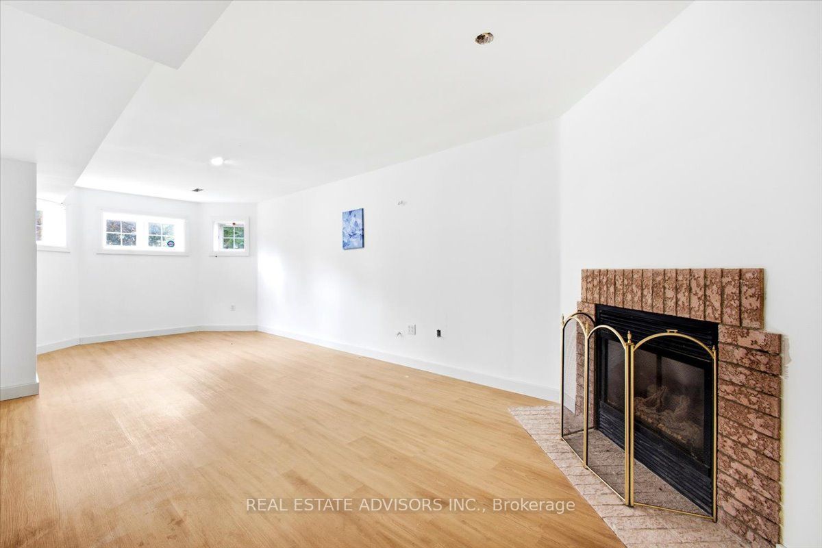 64 Acorn Crescent Property Photo 28
