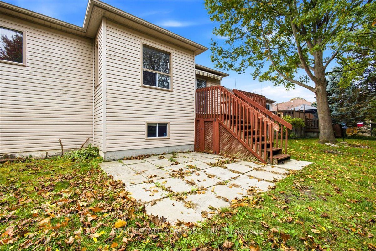 64 Acorn Crescent Property Photo 36
