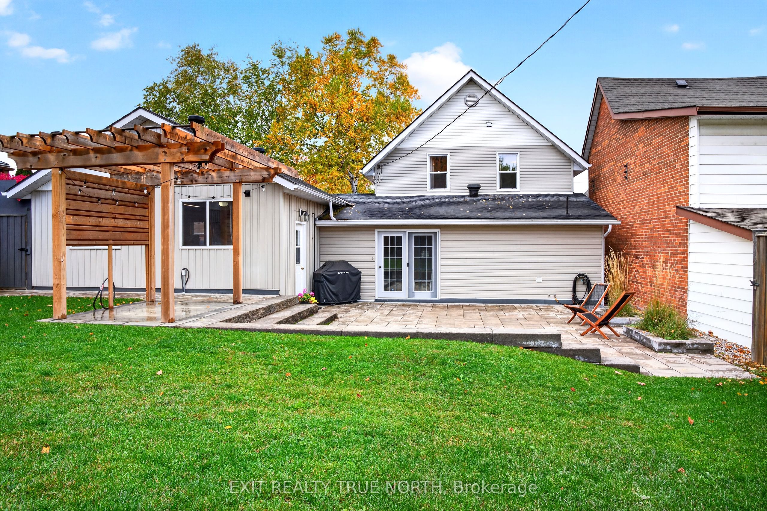 17 Peel Street Property Photo 2