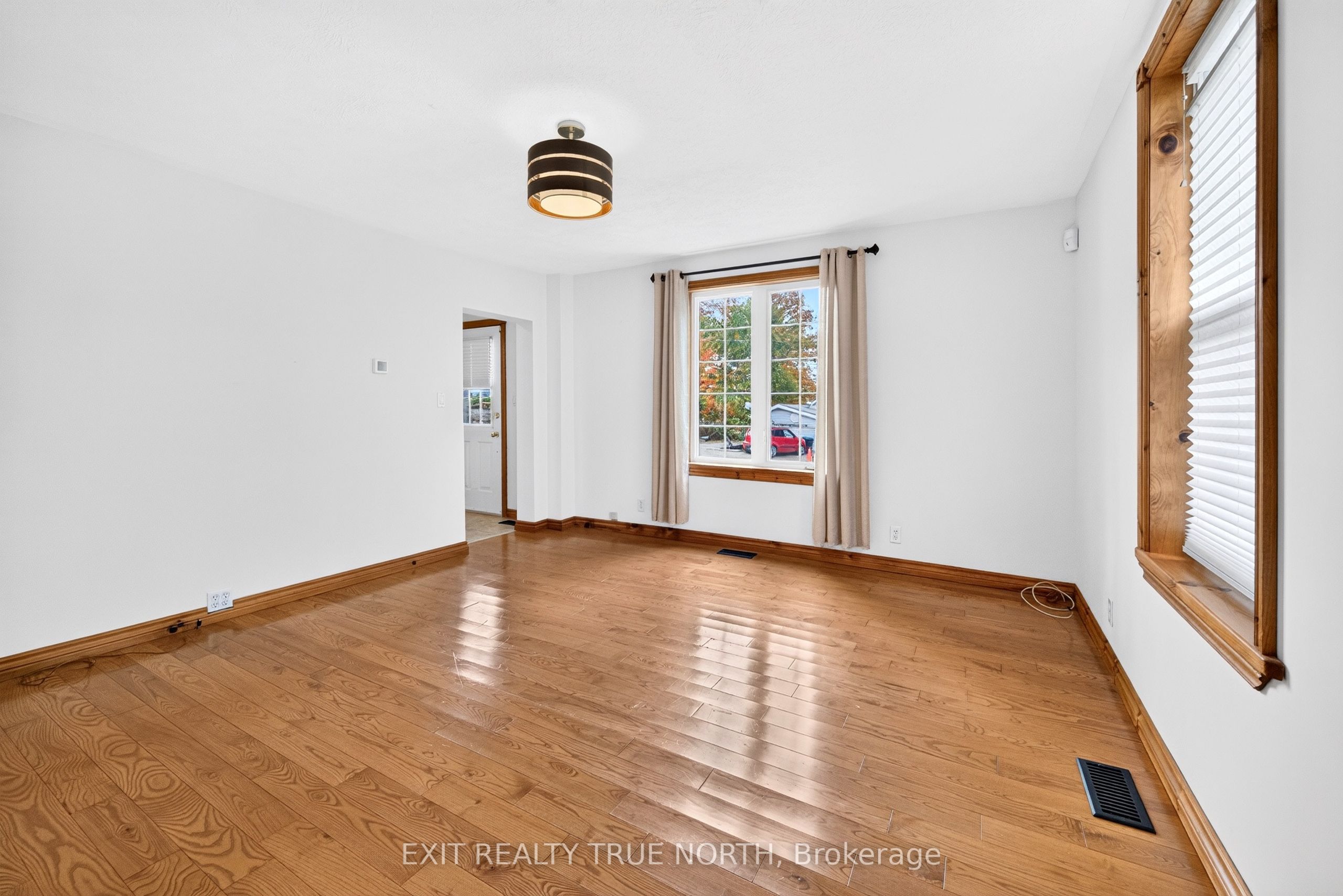 17 Peel Street Property Photo 12