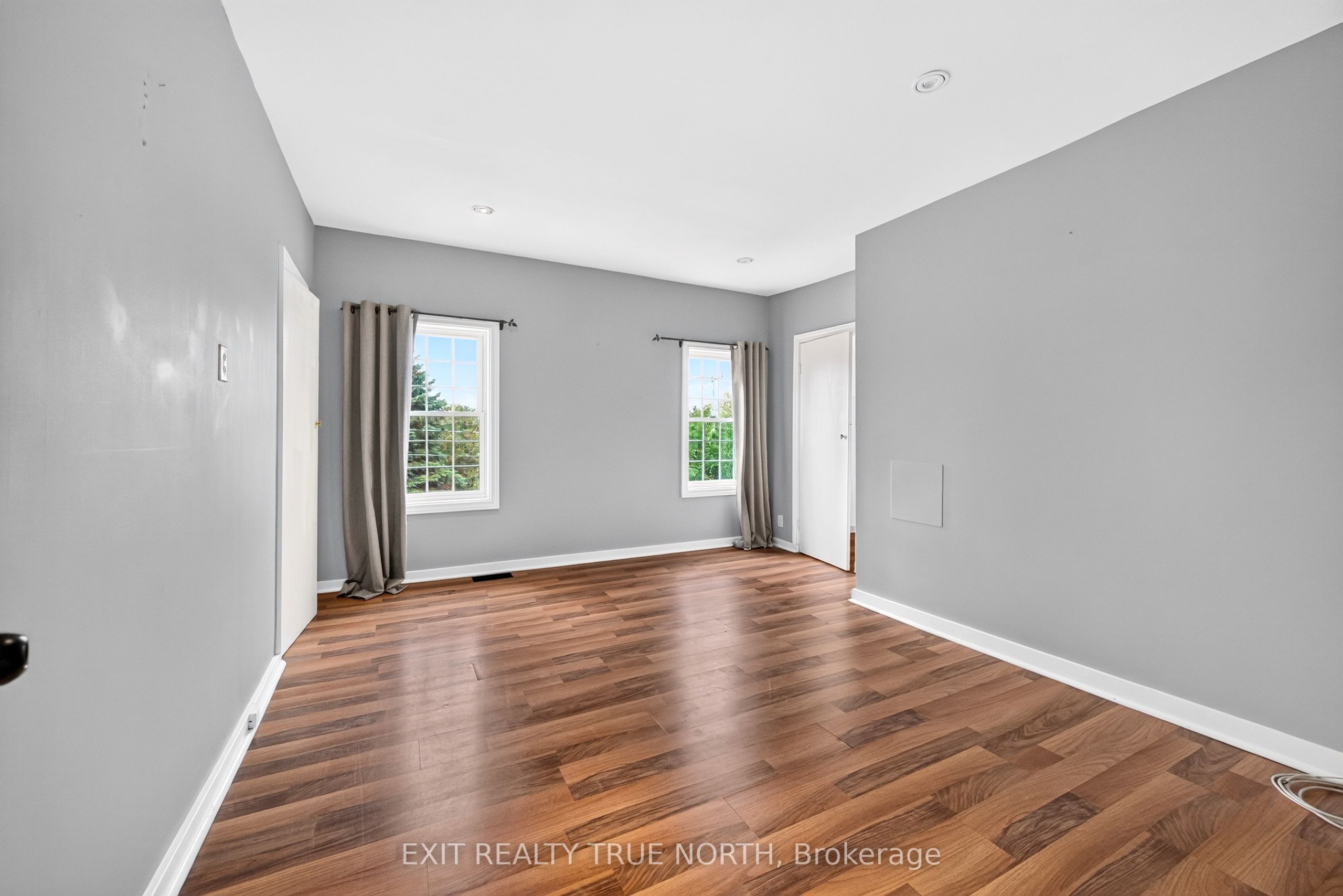 17 Peel Street Property Photo 16