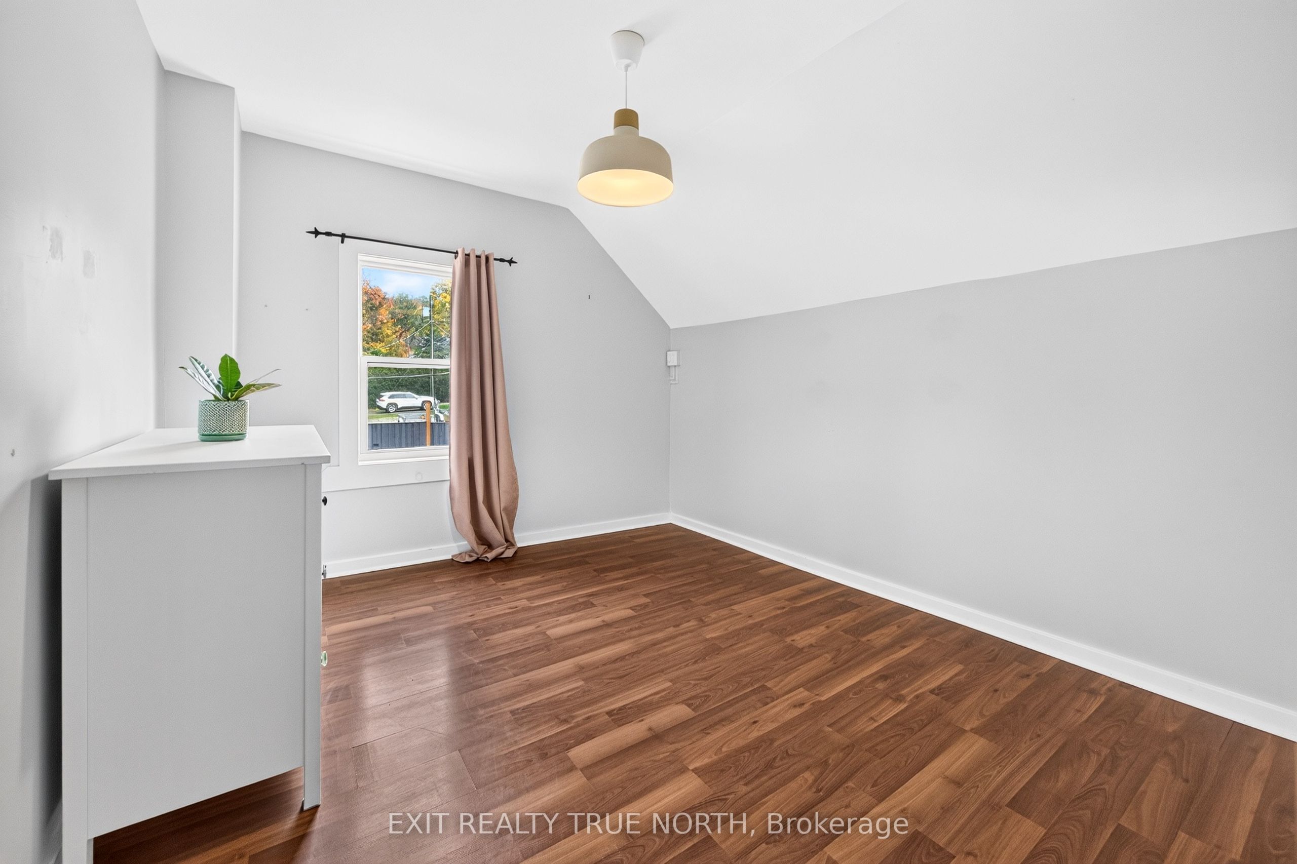 17 Peel Street Property Photo 18