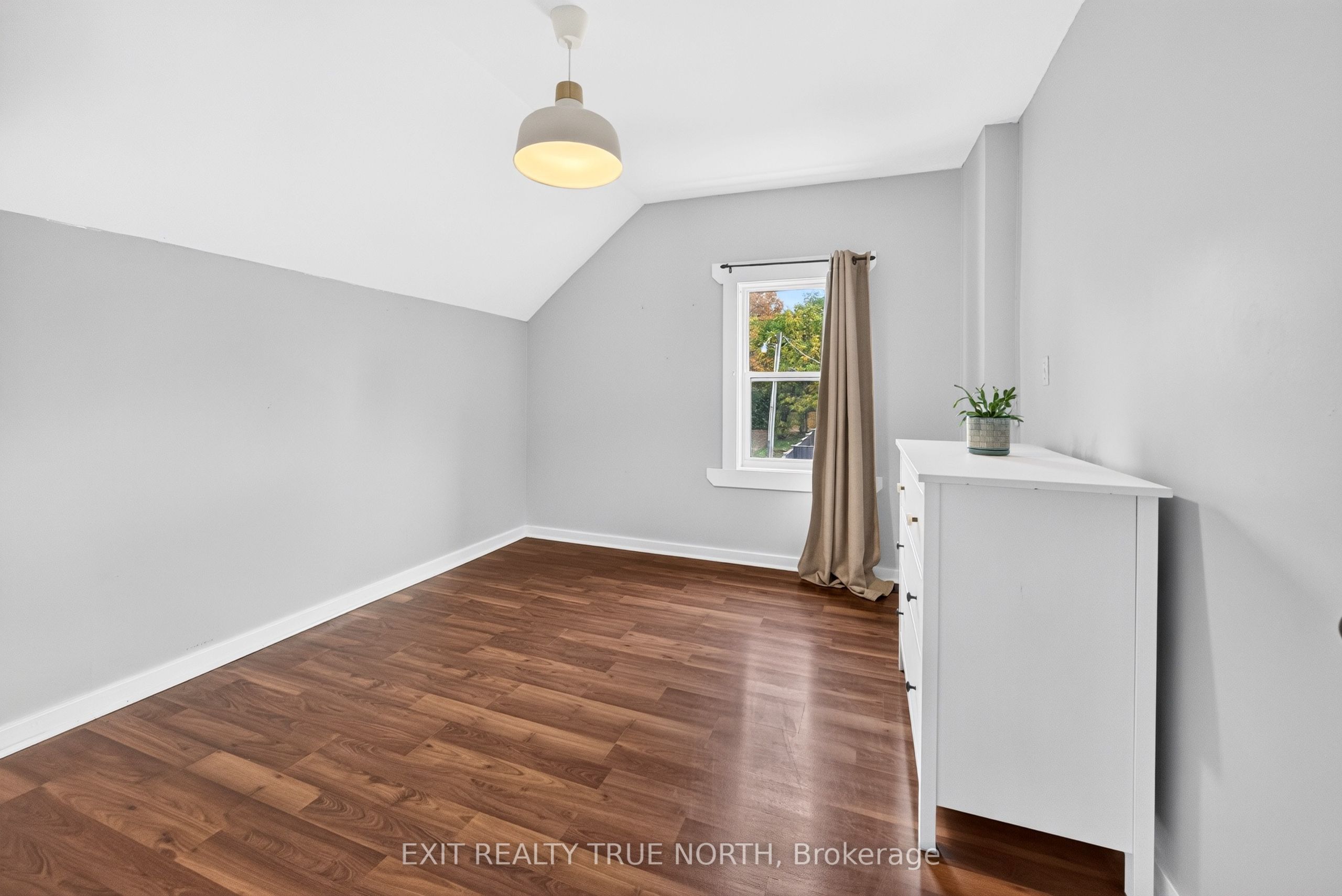 17 Peel Street Property Photo 20