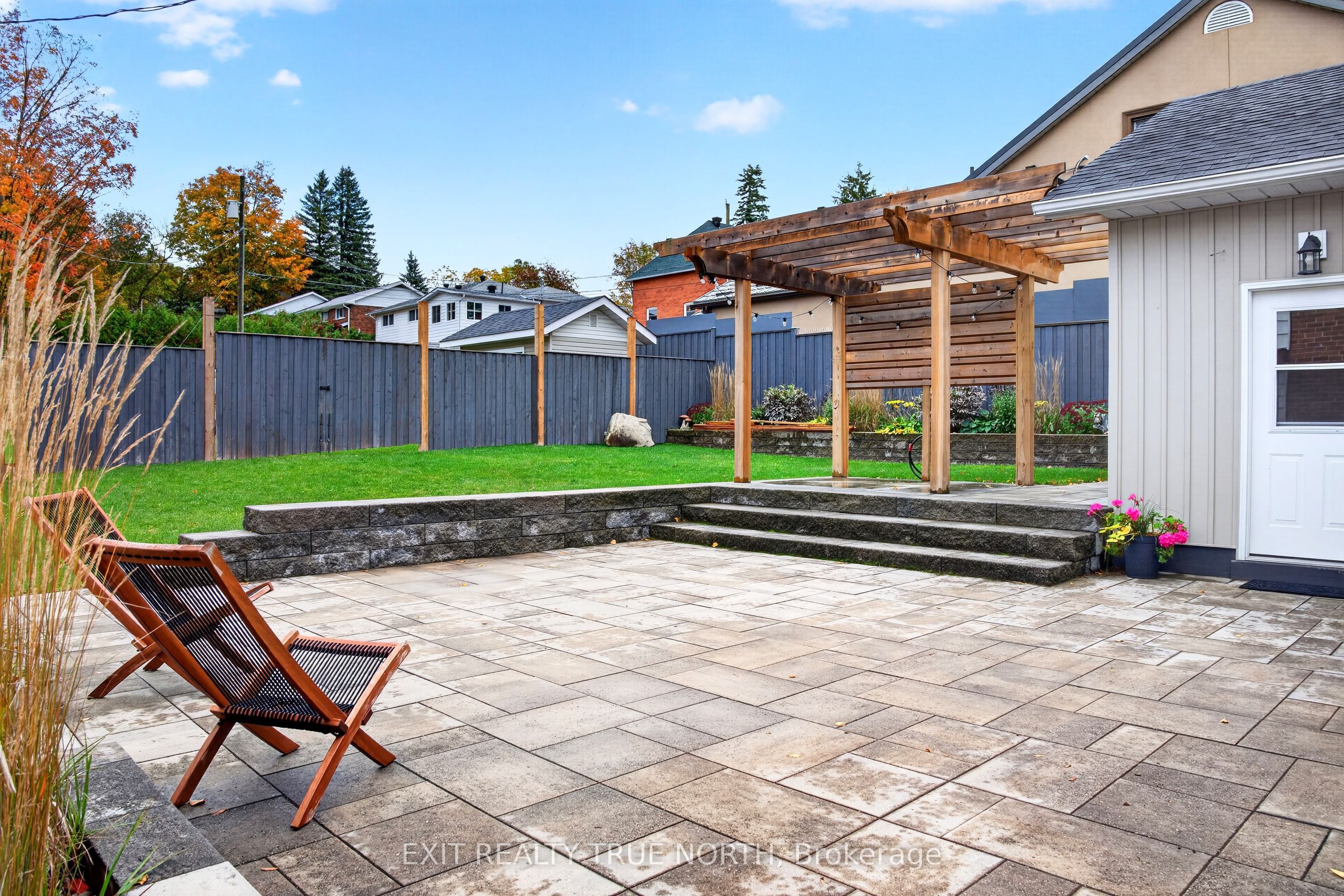 17 Peel Street Property Photo 23