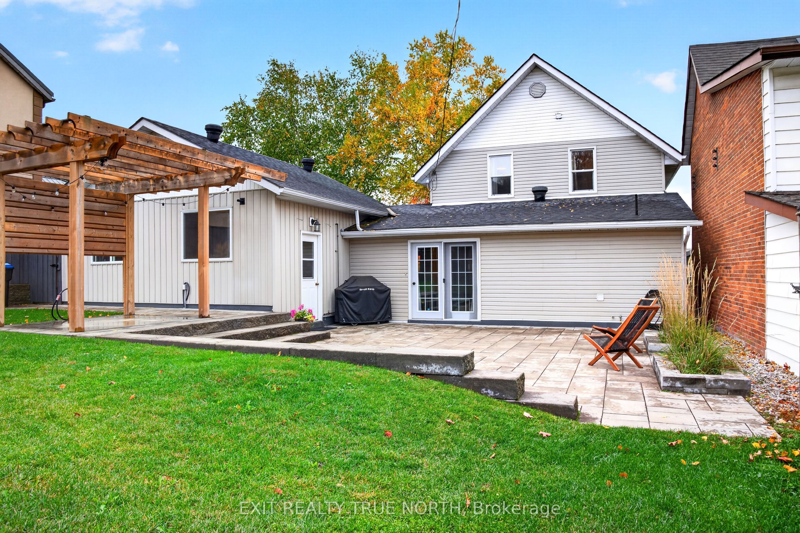 17 Peel Street Property Photo 24
