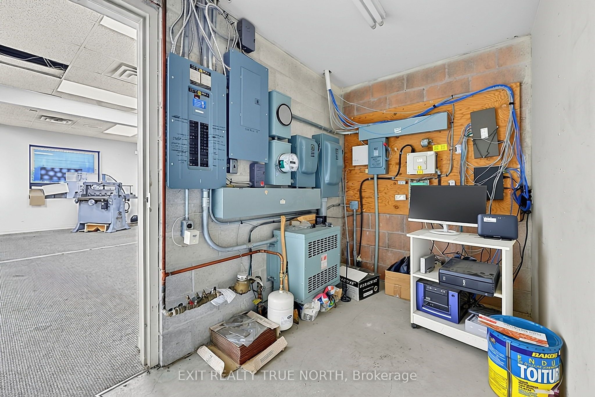 116 Anne Street S Property Photo 22