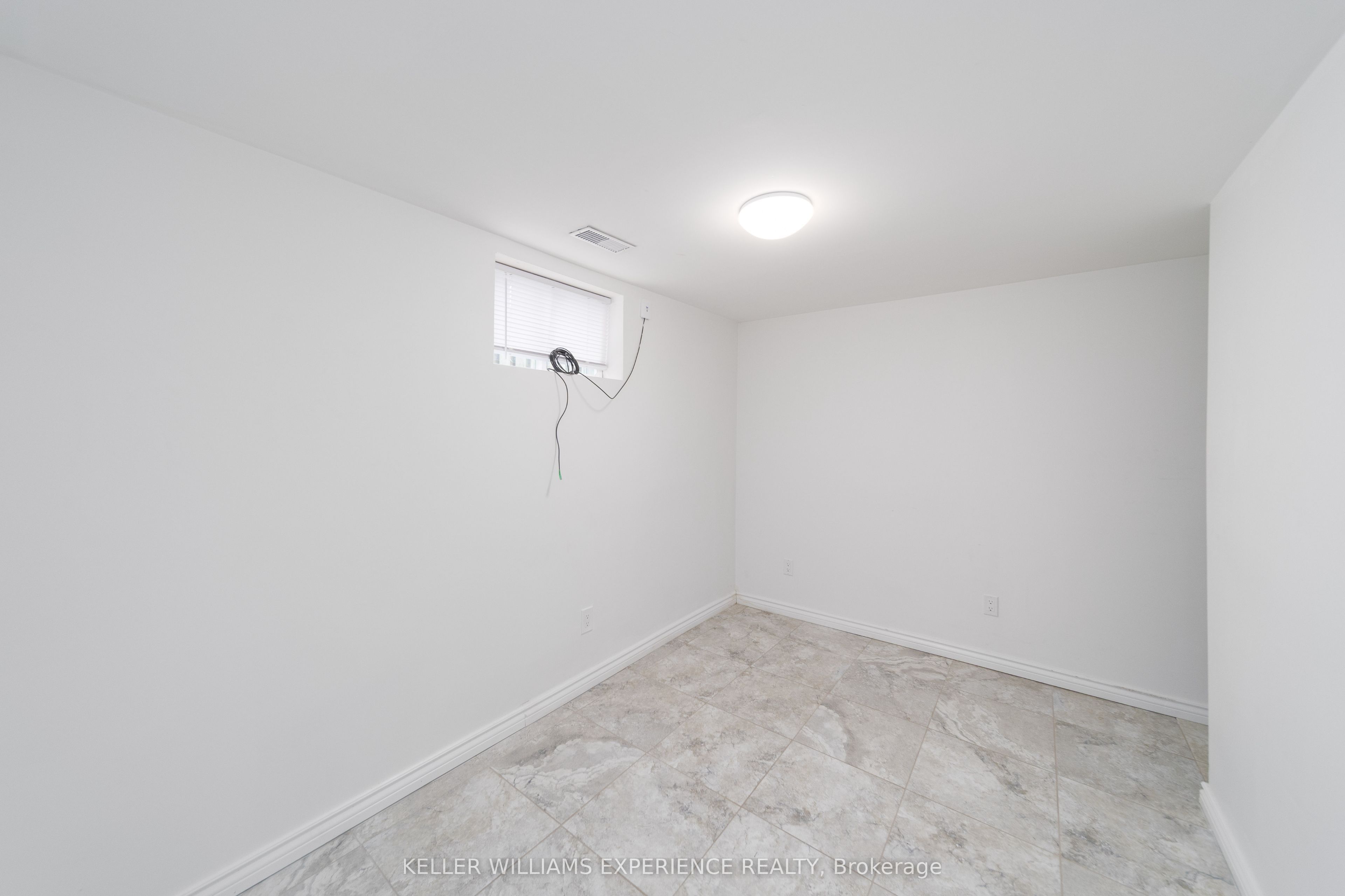 470 High Street Bsmt Property Photo 3
