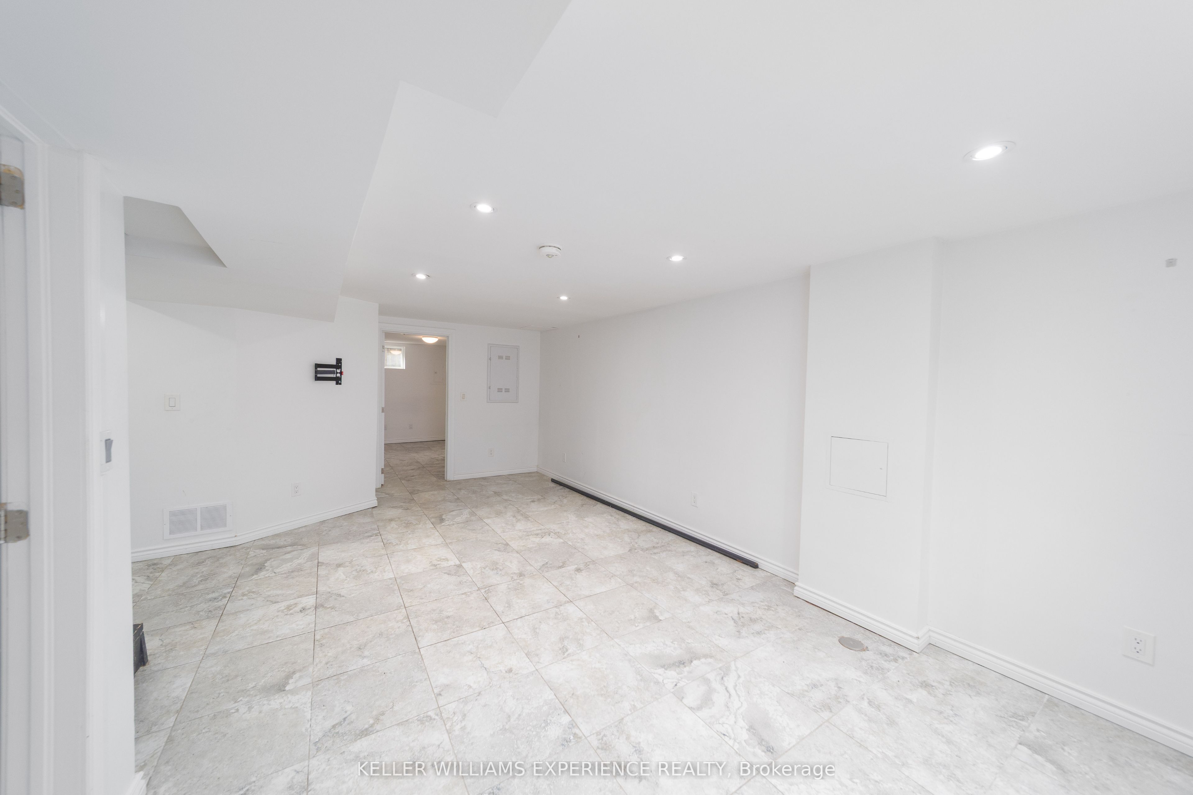 470 High Street Bsmt Property Photo 5