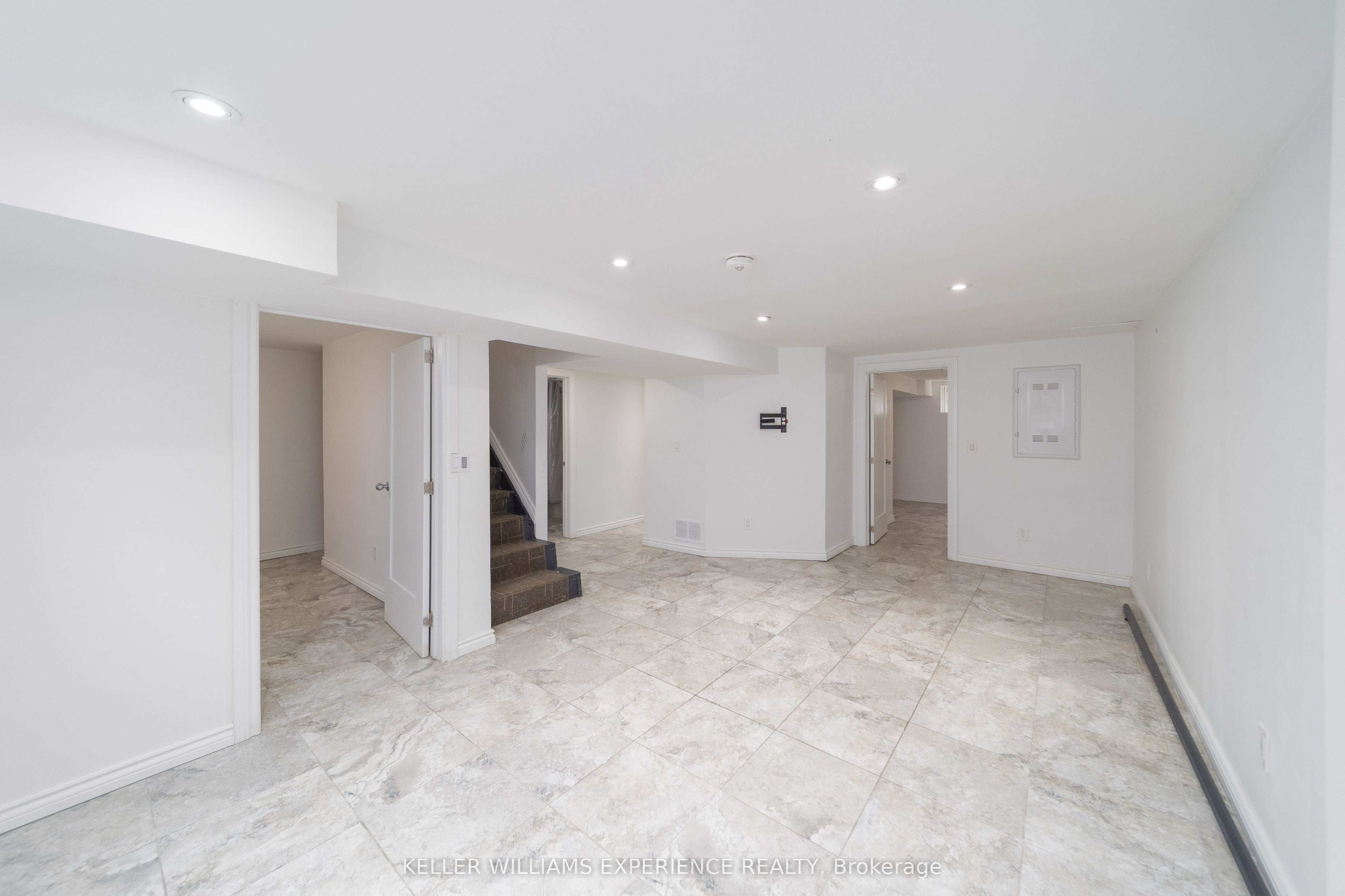 470 High Street Bsmt Property Photo 6
