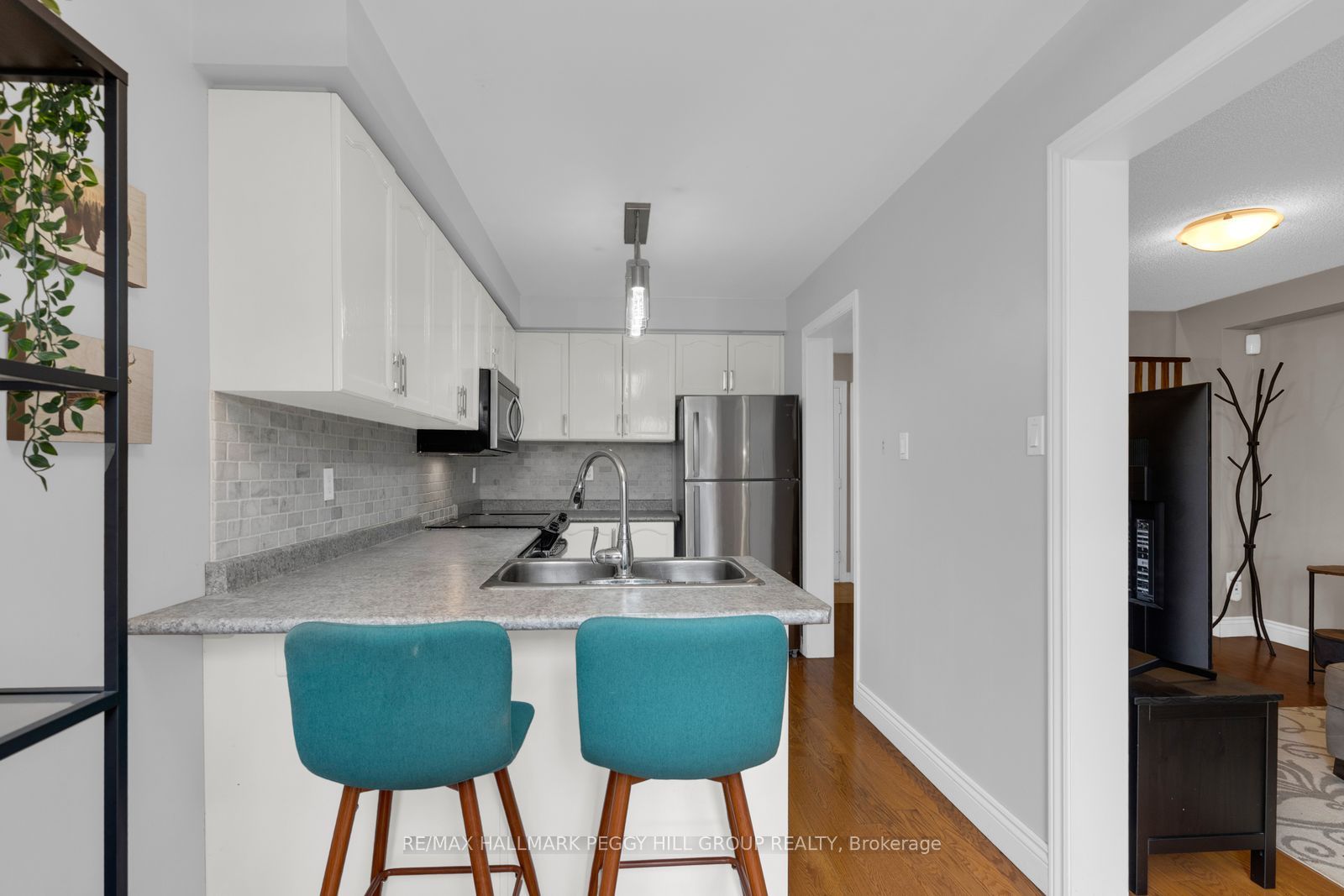 104 Leslie Avenue Property Photo 4