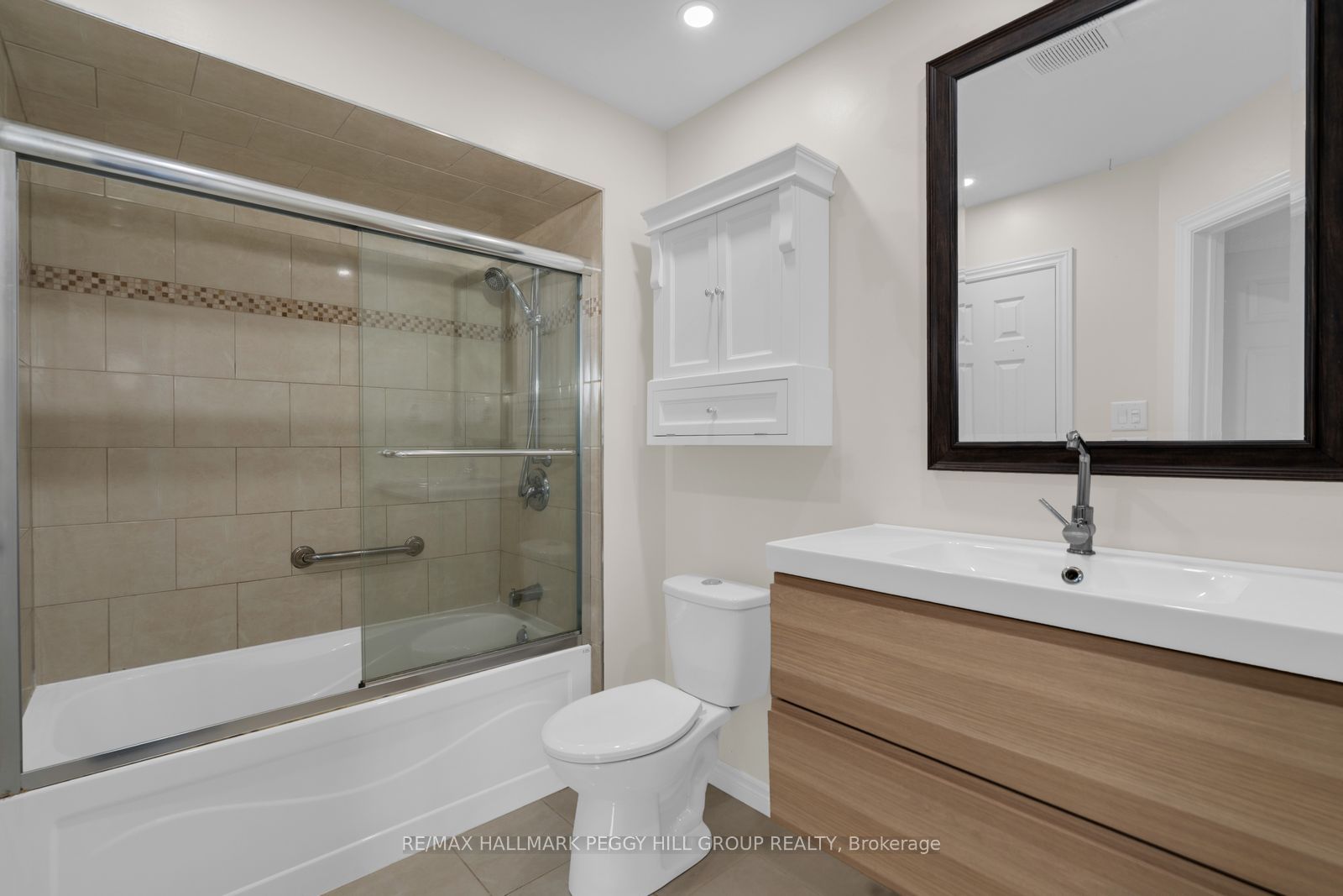 104 Leslie Avenue Property Photo 8