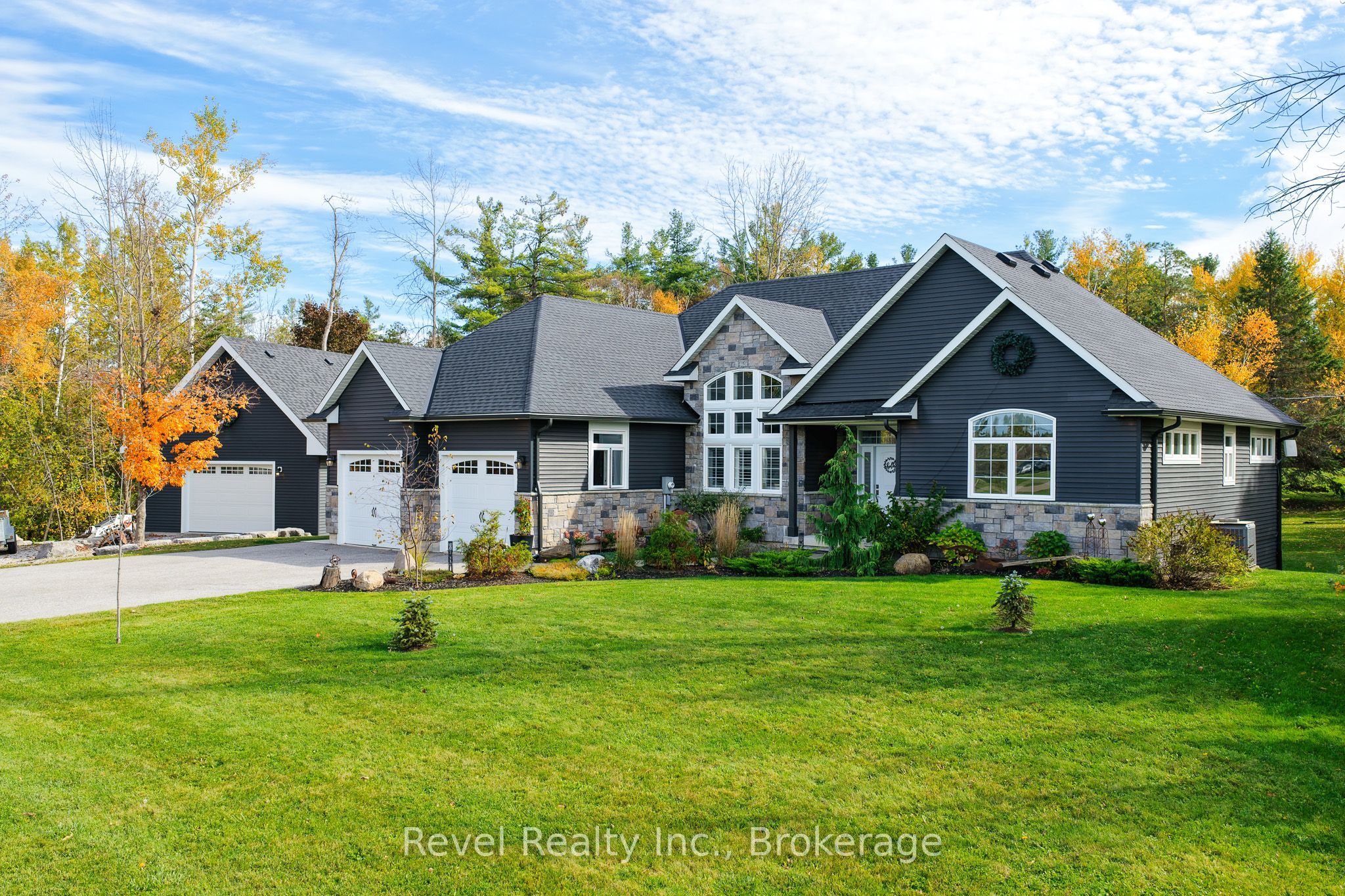 2073 Hawley Road Property Photo 1