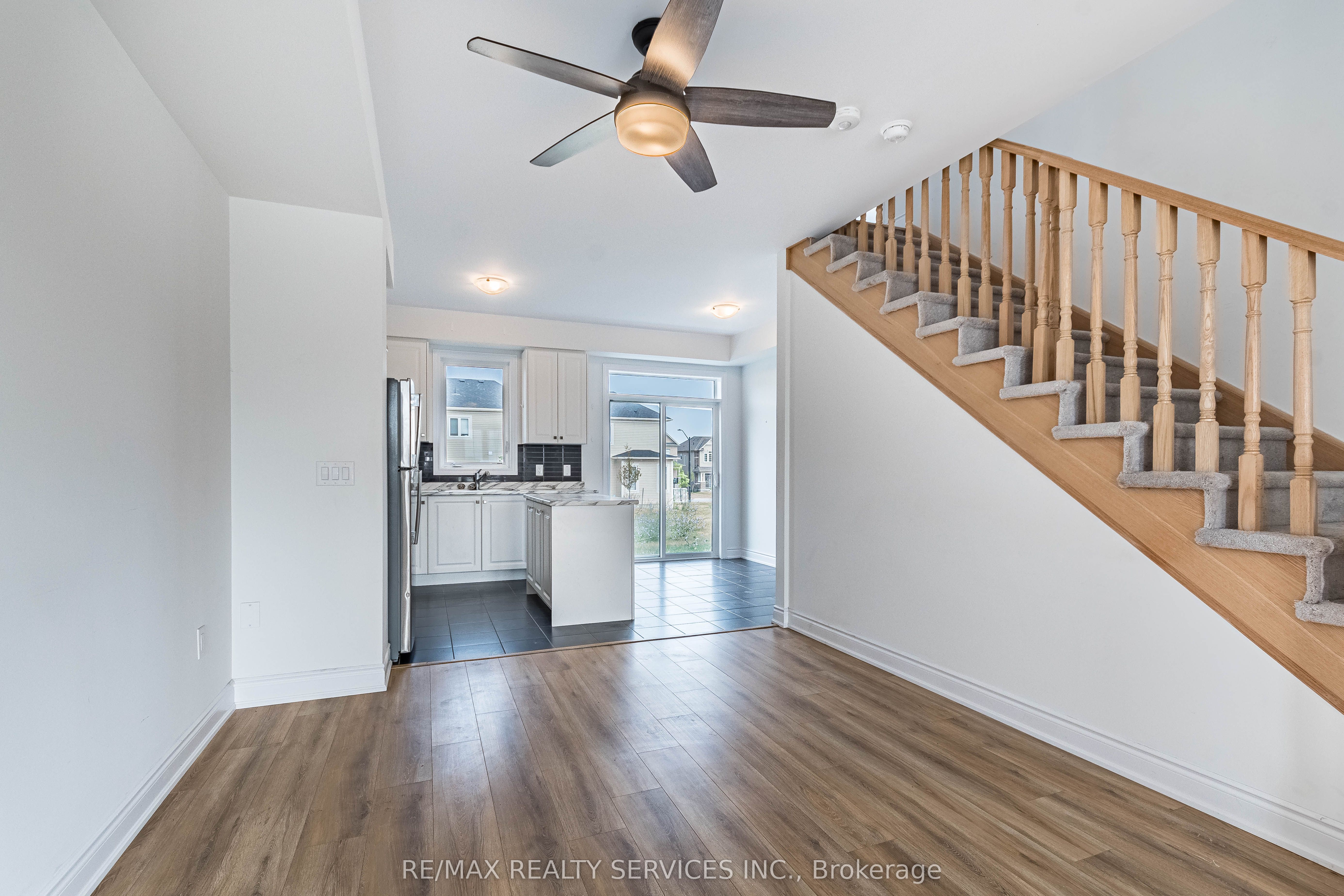 73 Central Square Boulevard Property Photo 6