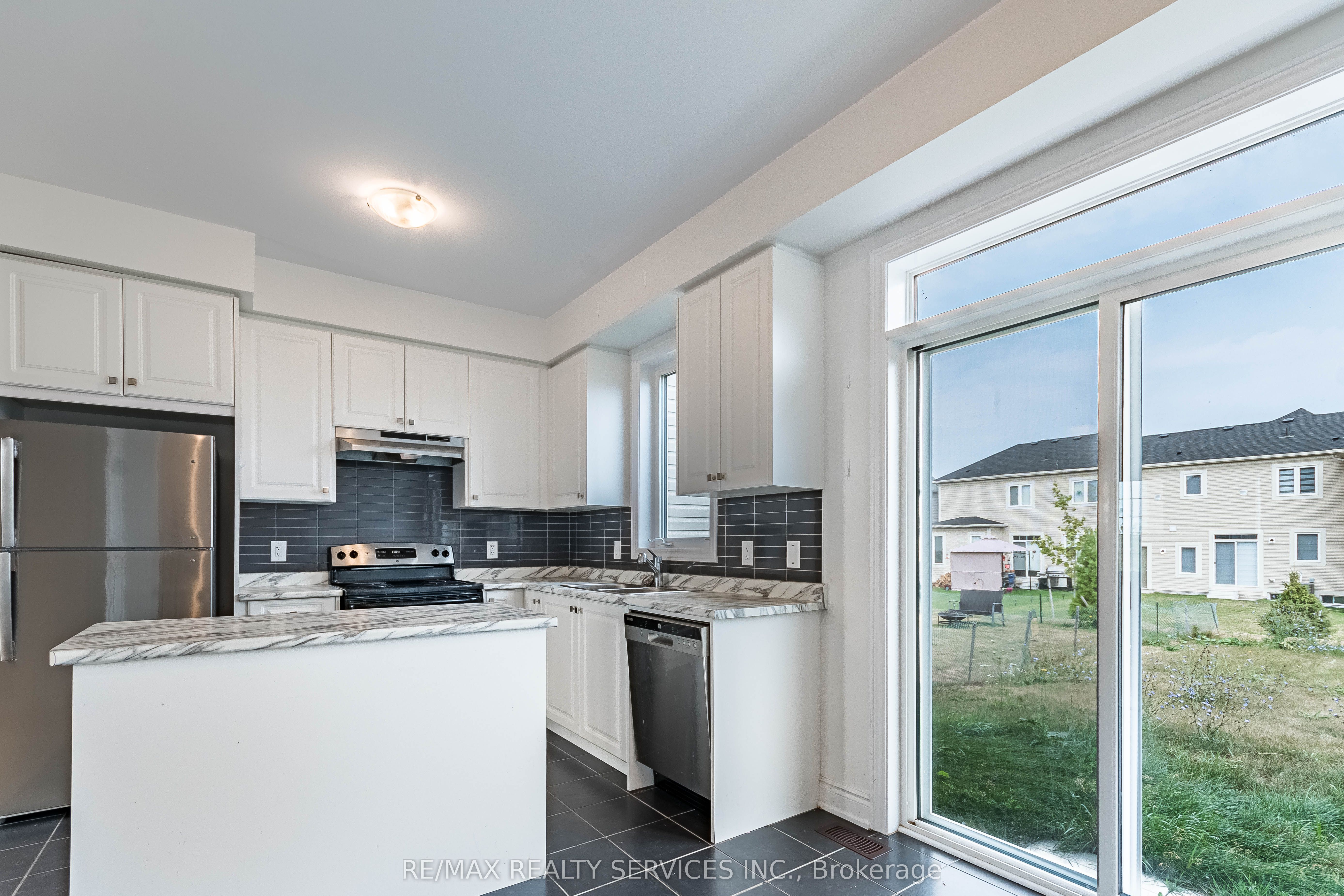 73 Central Square Boulevard Property Photo 10