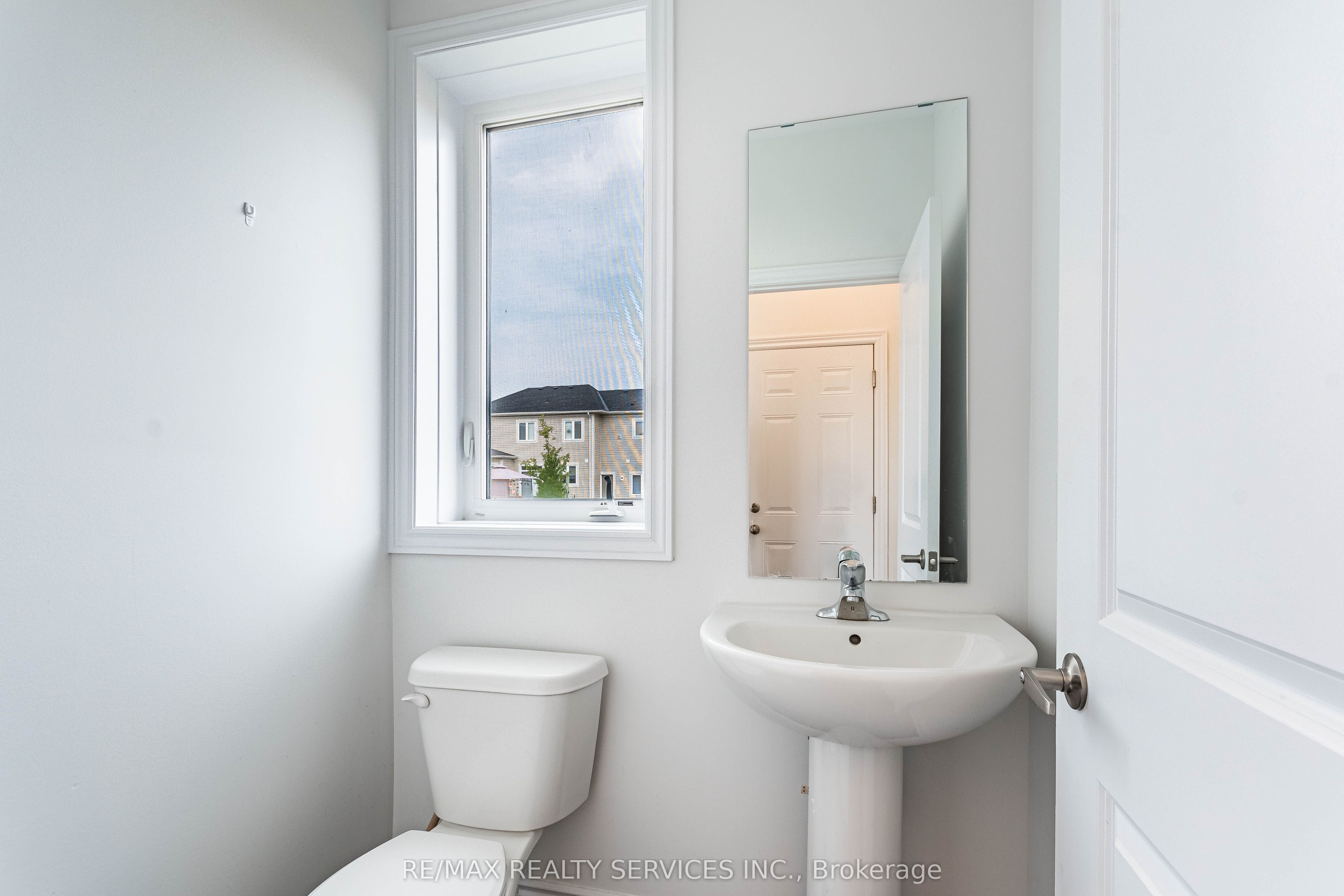 73 Central Square Boulevard Property Photo 12