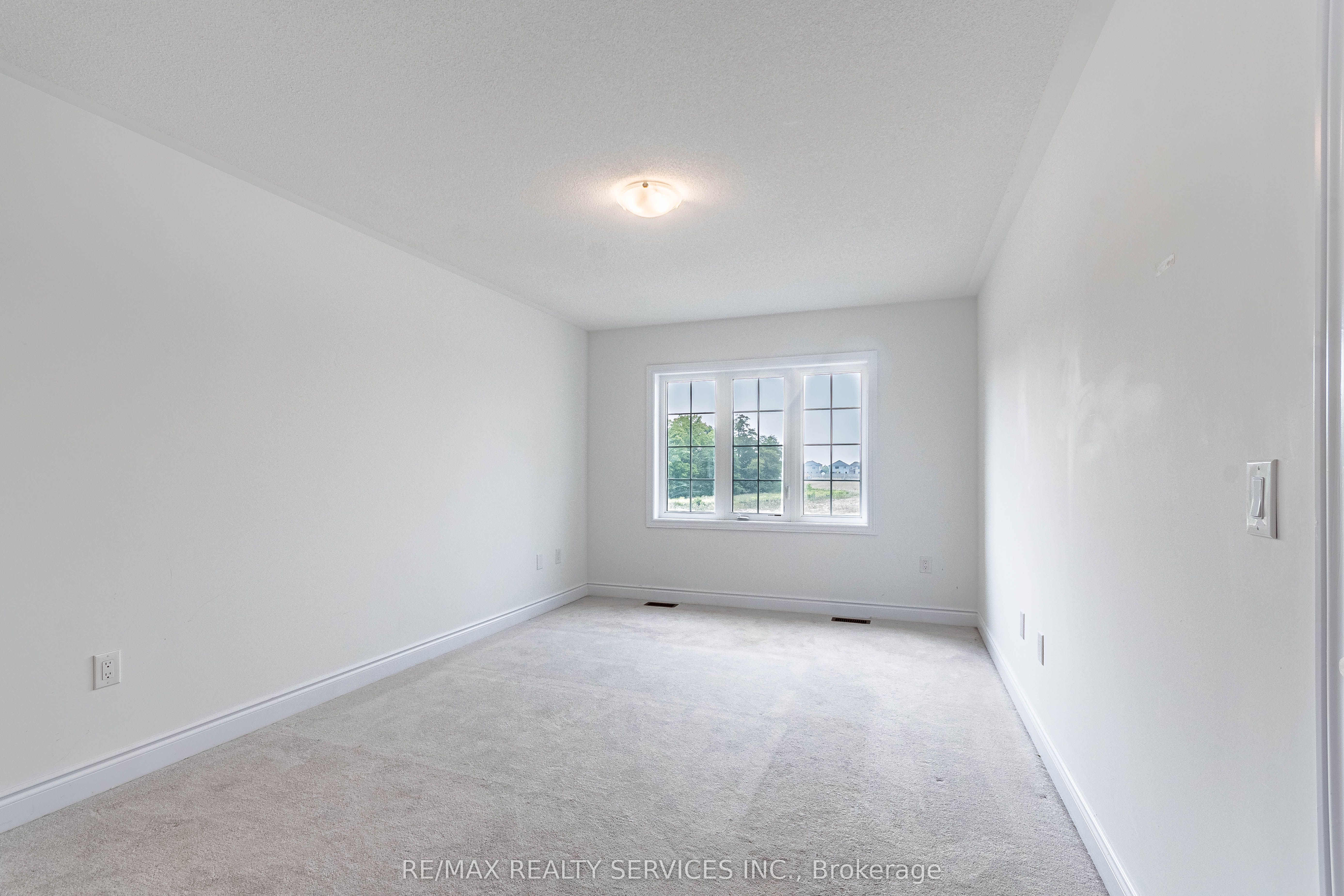 73 Central Square Boulevard Property Photo 14